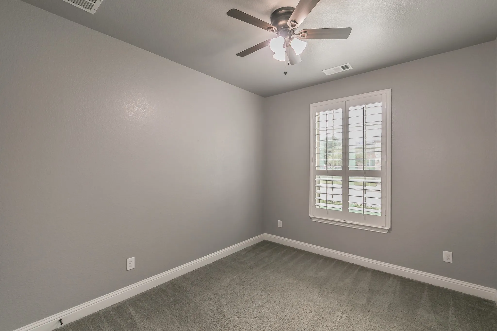 Single Family Residence For Sale in Tarrant County , 405 Marbrook Court, Fort Worth, Texas 76131, 5 Bedroom, 5 Bathroom, 3 Garage spaces, 3,838 Sqft, built in 2017, mls#21376722, Real Estate Agent in Fort Worth, Homes For Sale in Tarrant county, Homes For Sale in Fort Worth, Realtor in Fort Worth Texas, Real Estate Brokerage Independent Realty Texas, Luminita Cordes Realtor