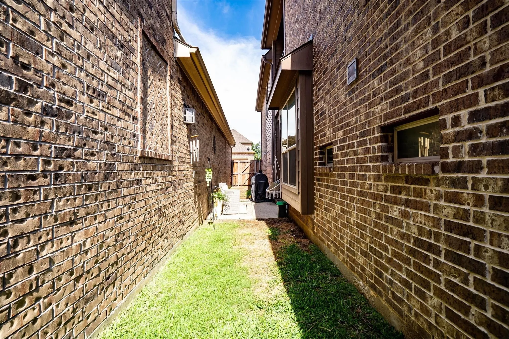 Single Family Residence For Rent in Denton County , 2459 Embleton Drive, Lewisville, Texas 75067, 3 Bedroom, 3 Bathroom, 2 Garage spaces, 2,258 Sqft, built in 2013, mls#21378231, Real Estate Agent in Lewisville, Homes For Rent in Denton county, Homes For Rent in Lewisville, Realtor in Lewisville Texas, Real Estate Brokerage Independent Realty Texas, Luminita Cordes Realtor