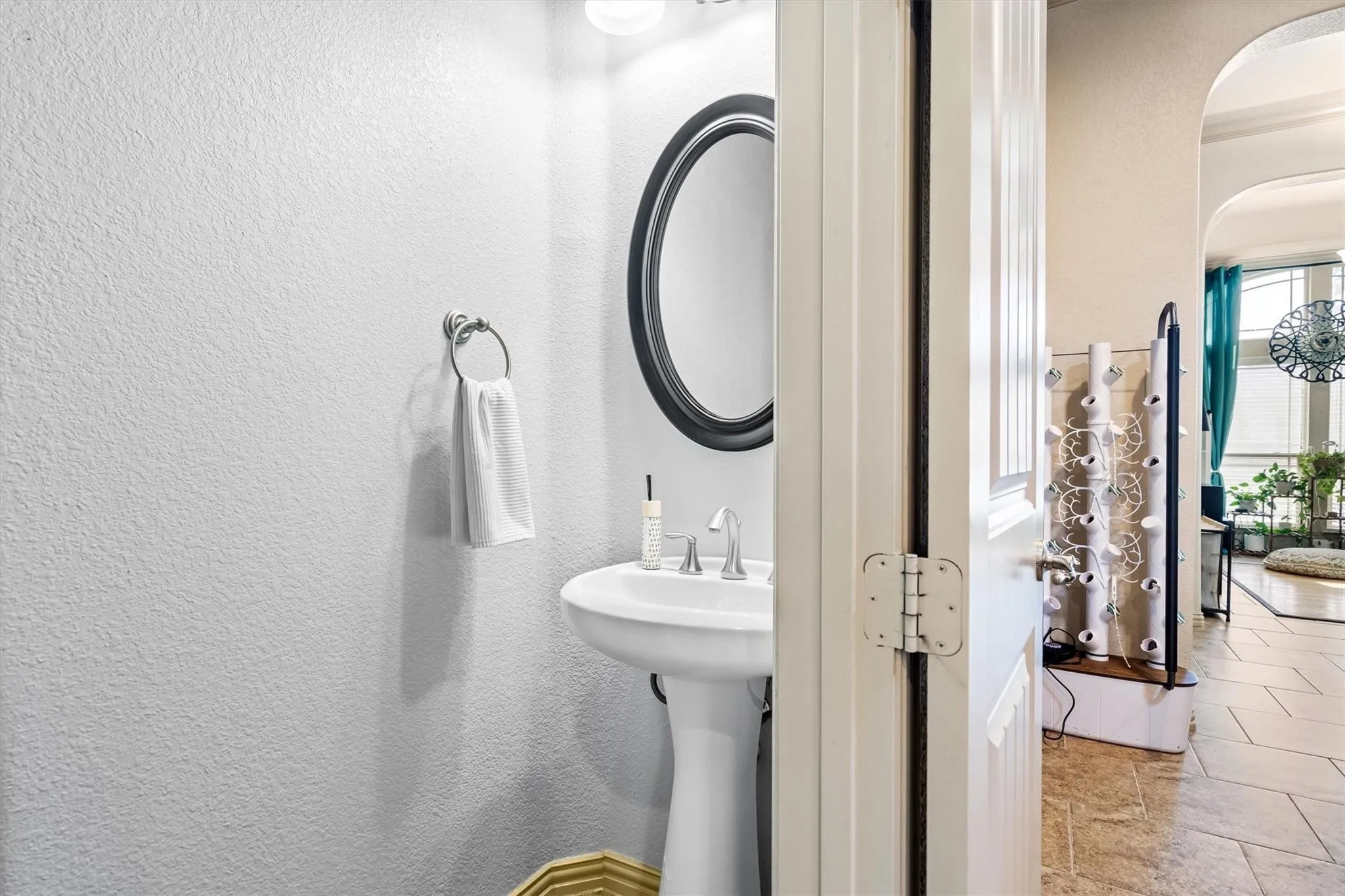 Single Family Residence For Rent in Denton County , 2459 Embleton Drive, Lewisville, Texas 75067, 3 Bedroom, 3 Bathroom, 2 Garage spaces, 2,258 Sqft, built in 2013, mls#21378231, Real Estate Agent in Lewisville, Homes For Rent in Denton county, Homes For Rent in Lewisville, Realtor in Lewisville Texas, Real Estate Brokerage Independent Realty Texas, Luminita Cordes Realtor