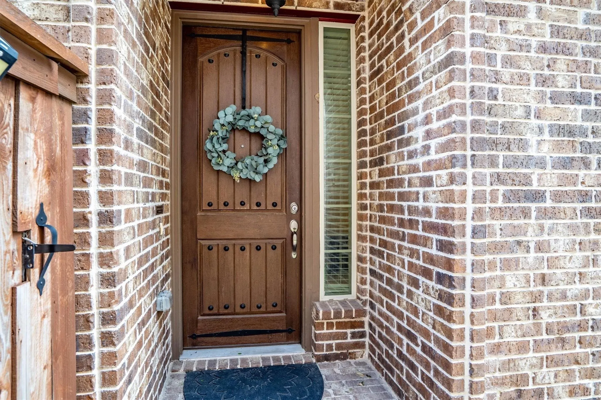 Single Family Residence For Rent in Denton County , 2459 Embleton Drive, Lewisville, Texas 75067, 3 Bedroom, 3 Bathroom, 2 Garage spaces, 2,258 Sqft, built in 2013, mls#21378231, Real Estate Agent in Lewisville, Homes For Rent in Denton county, Homes For Rent in Lewisville, Realtor in Lewisville Texas, Real Estate Brokerage Independent Realty Texas, Luminita Cordes Realtor
