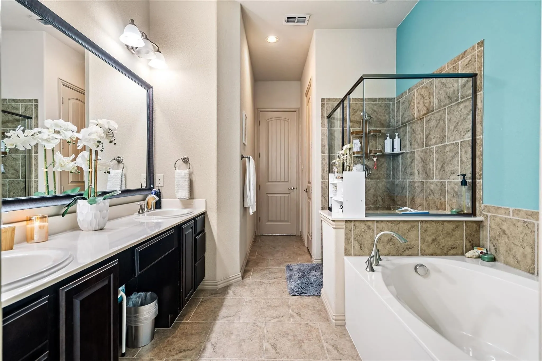Single Family Residence For Rent in Denton County , 2459 Embleton Drive, Lewisville, Texas 75067, 3 Bedroom, 3 Bathroom, 2 Garage spaces, 2,258 Sqft, built in 2013, mls#21378231, Real Estate Agent in Lewisville, Homes For Rent in Denton county, Homes For Rent in Lewisville, Realtor in Lewisville Texas, Real Estate Brokerage Independent Realty Texas, Luminita Cordes Realtor