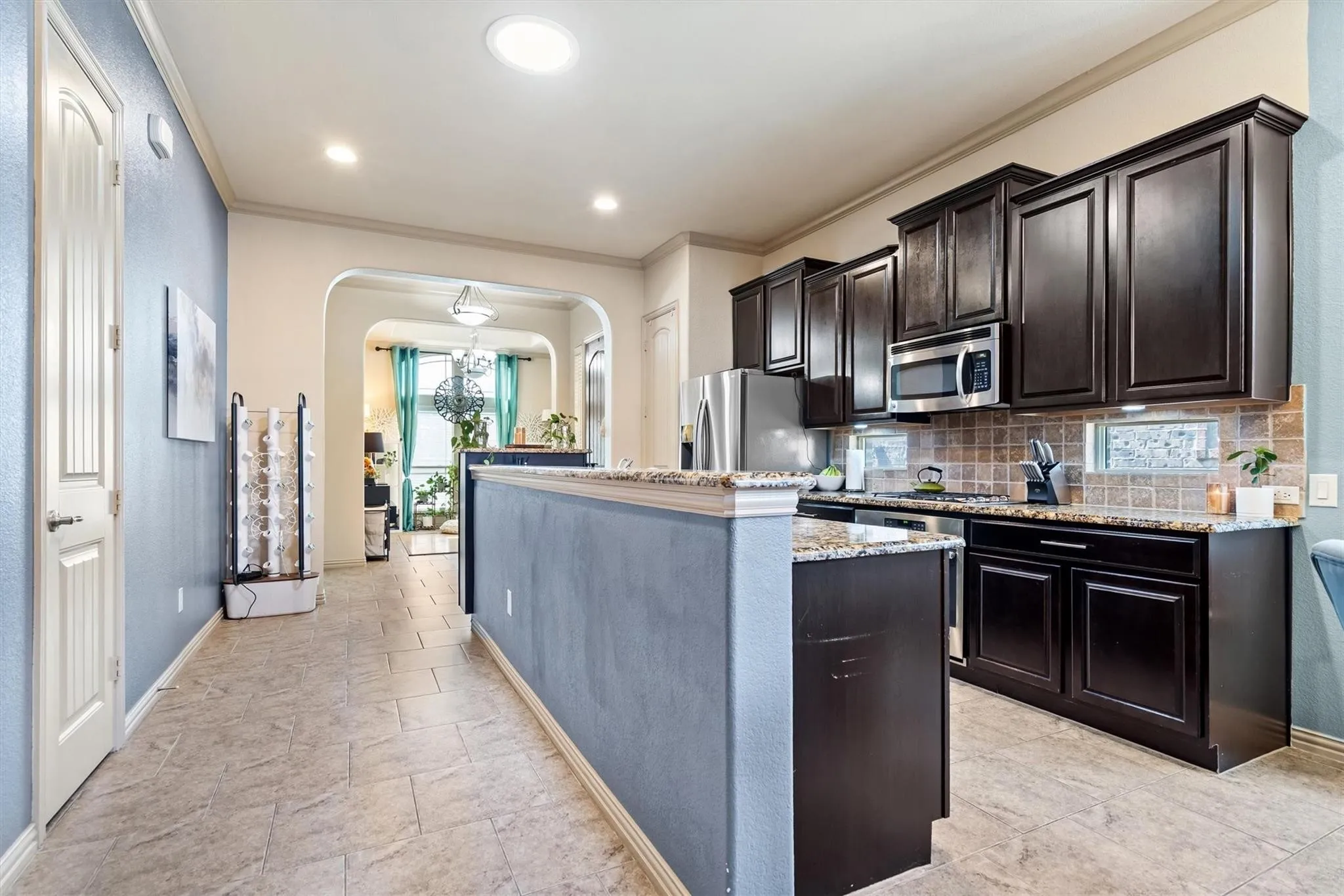Single Family Residence For Rent in Denton County , 2459 Embleton Drive, Lewisville, Texas 75067, 3 Bedroom, 3 Bathroom, 2 Garage spaces, 2,258 Sqft, built in 2013, mls#21378231, Real Estate Agent in Lewisville, Homes For Rent in Denton county, Homes For Rent in Lewisville, Realtor in Lewisville Texas, Real Estate Brokerage Independent Realty Texas, Luminita Cordes Realtor