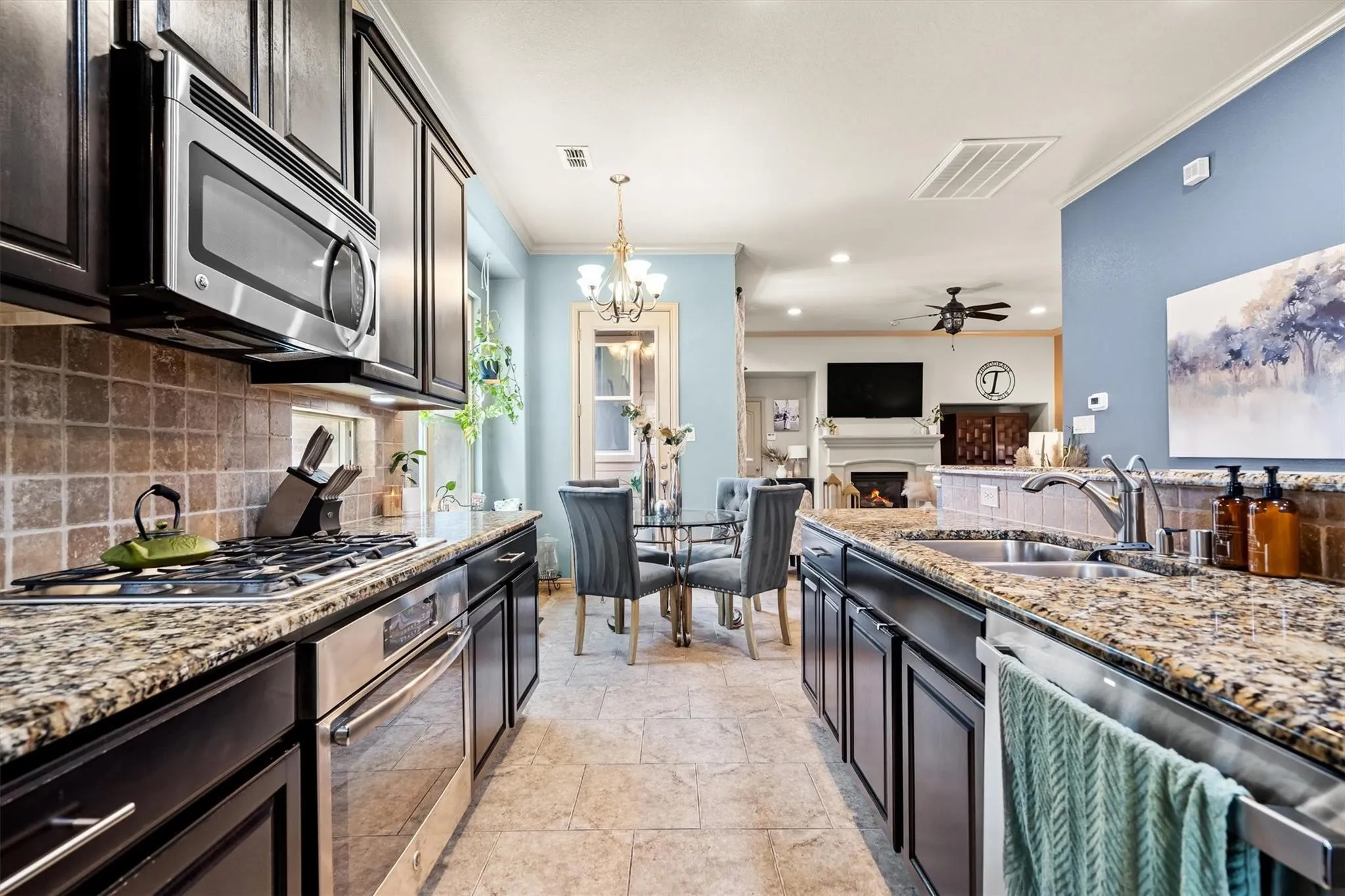 Single Family Residence For Rent in Denton County , 2459 Embleton Drive, Lewisville, Texas 75067, 3 Bedroom, 3 Bathroom, 2 Garage spaces, 2,258 Sqft, built in 2013, mls#21378231, Real Estate Agent in Lewisville, Homes For Rent in Denton county, Homes For Rent in Lewisville, Realtor in Lewisville Texas, Real Estate Brokerage Independent Realty Texas, Luminita Cordes Realtor