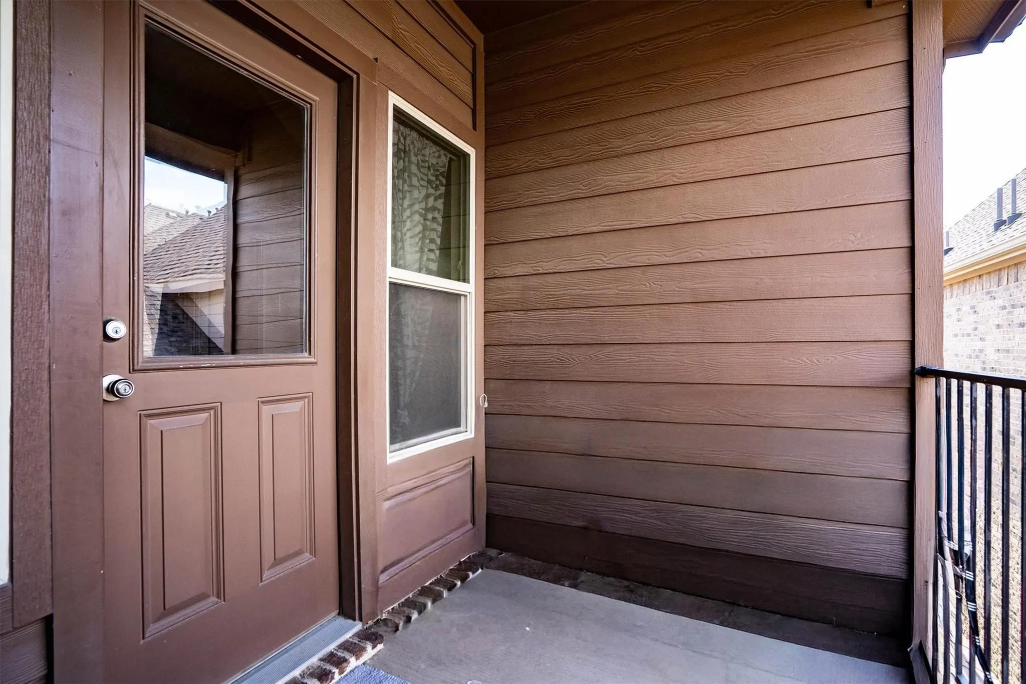 Single Family Residence For Rent in Denton County , 2459 Embleton Drive, Lewisville, Texas 75067, 3 Bedroom, 3 Bathroom, 2 Garage spaces, 2,258 Sqft, built in 2013, mls#21378231, Real Estate Agent in Lewisville, Homes For Rent in Denton county, Homes For Rent in Lewisville, Realtor in Lewisville Texas, Real Estate Brokerage Independent Realty Texas, Luminita Cordes Realtor