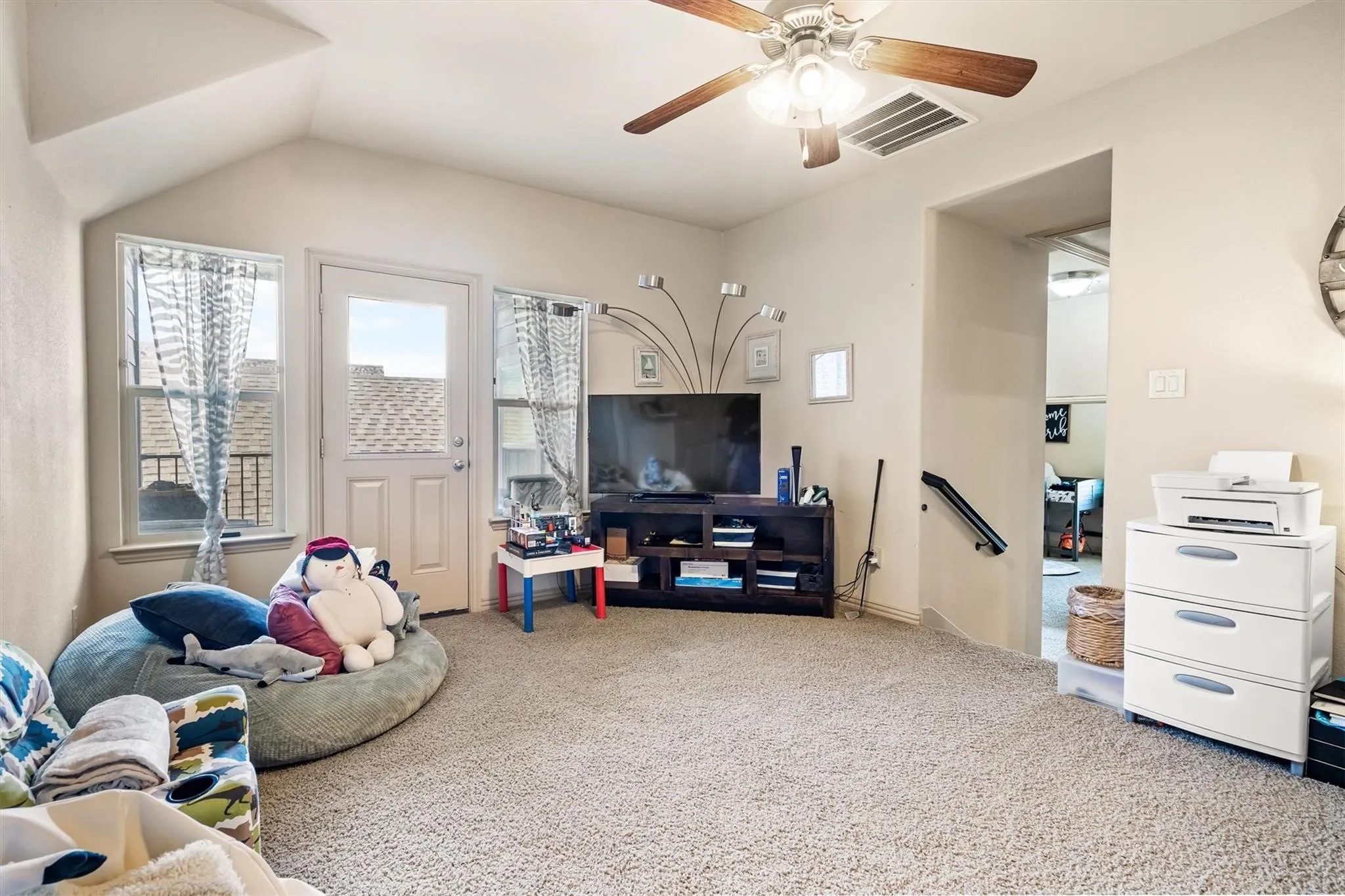 Single Family Residence For Rent in Denton County , 2459 Embleton Drive, Lewisville, Texas 75067, 3 Bedroom, 3 Bathroom, 2 Garage spaces, 2,258 Sqft, built in 2013, mls#21378231, Real Estate Agent in Lewisville, Homes For Rent in Denton county, Homes For Rent in Lewisville, Realtor in Lewisville Texas, Real Estate Brokerage Independent Realty Texas, Luminita Cordes Realtor