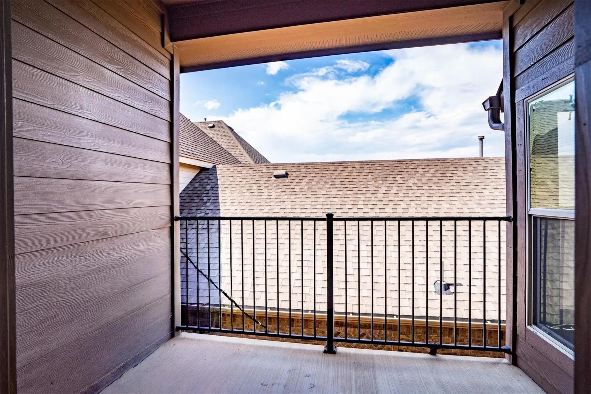 Single Family Residence For Rent in Denton County , 2459 Embleton Drive, Lewisville, Texas 75067, 3 Bedroom, 3 Bathroom, 2 Garage spaces, 2,258 Sqft, built in 2013, mls#21378231, Real Estate Agent in Lewisville, Homes For Rent in Denton county, Homes For Rent in Lewisville, Realtor in Lewisville Texas, Real Estate Brokerage Independent Realty Texas, Luminita Cordes Realtor
