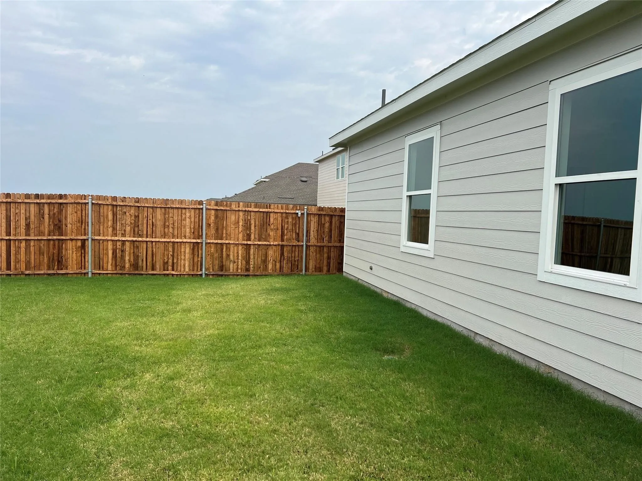 Single Family Residence For Rent in Kaufman County , 5925 Sahara Drive, Forney, Texas 75126, 3 Bedroom, 2 Bathroom, 2 Garage spaces, 1,401 Sqft, built in 2025, mls#21379337, Real Estate Agent in Forney, Homes For Rent in Kaufman county, Homes For Rent in Forney, Realtor in Forney Texas, Real Estate Brokerage Independent Realty Texas, Luminita Cordes Realtor
