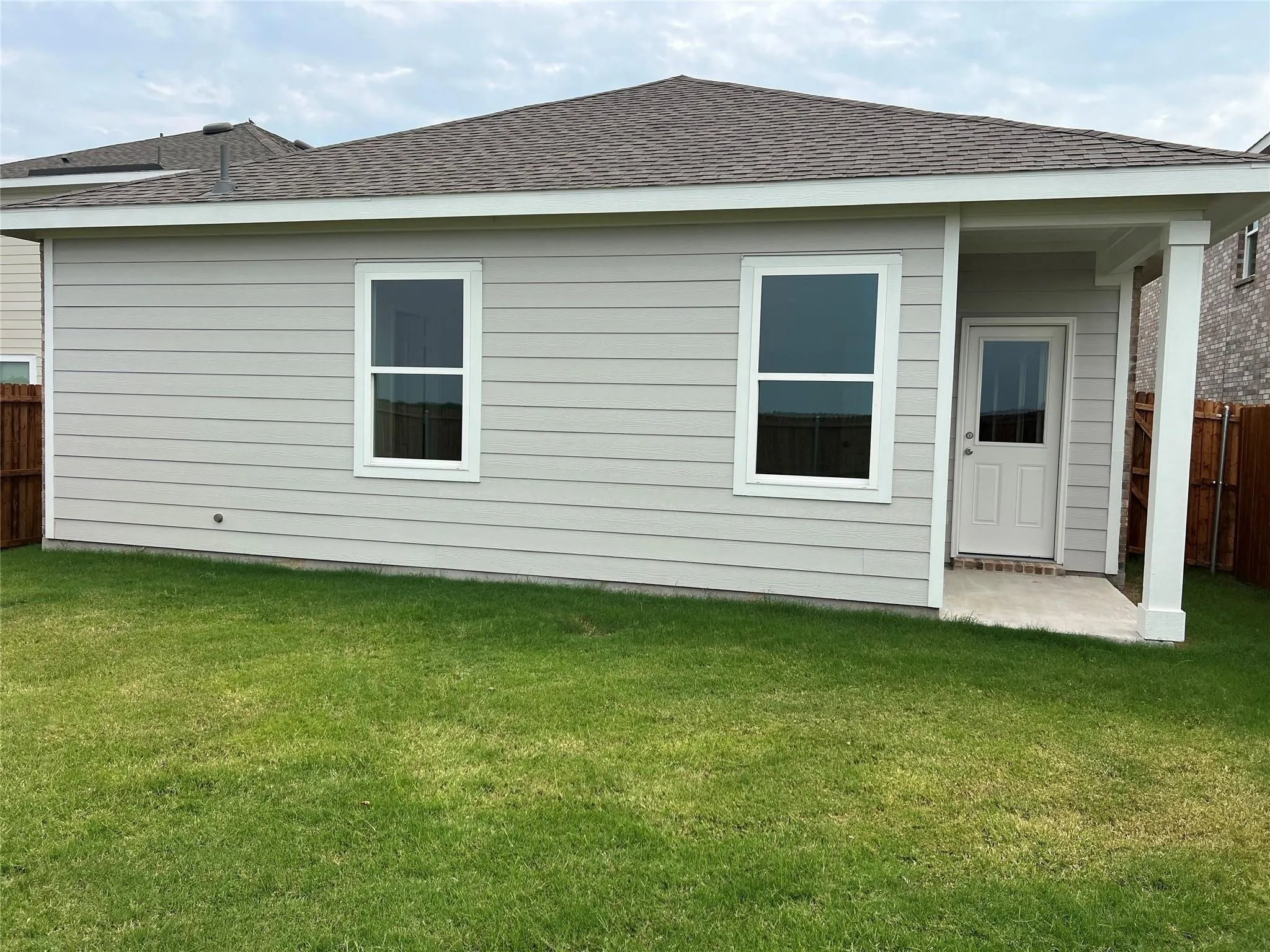 Single Family Residence For Rent in Kaufman County , 5925 Sahara Drive, Forney, Texas 75126, 3 Bedroom, 2 Bathroom, 2 Garage spaces, 1,401 Sqft, built in 2025, mls#21379337, Real Estate Agent in Forney, Homes For Rent in Kaufman county, Homes For Rent in Forney, Realtor in Forney Texas, Real Estate Brokerage Independent Realty Texas, Luminita Cordes Realtor