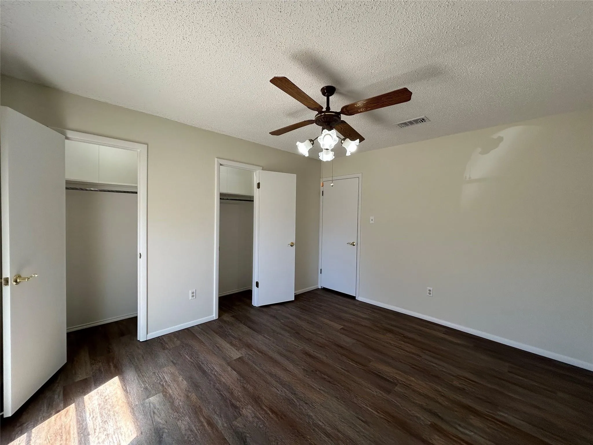 Single Family Residence For Sale in Tarrant County , 7229 Martha Lane, Fort Worth, Texas 76112, 3 Bedroom, 2 Bathroom, 2 Garage spaces, 1,846 Sqft, built in 1972, mls#21375200, Real Estate Agent in Fort Worth, Homes For Sale in Tarrant county, Homes For Sale in Fort Worth, Realtor in Fort Worth Texas, Real Estate Brokerage Independent Realty Texas, Luminita Cordes Realtor