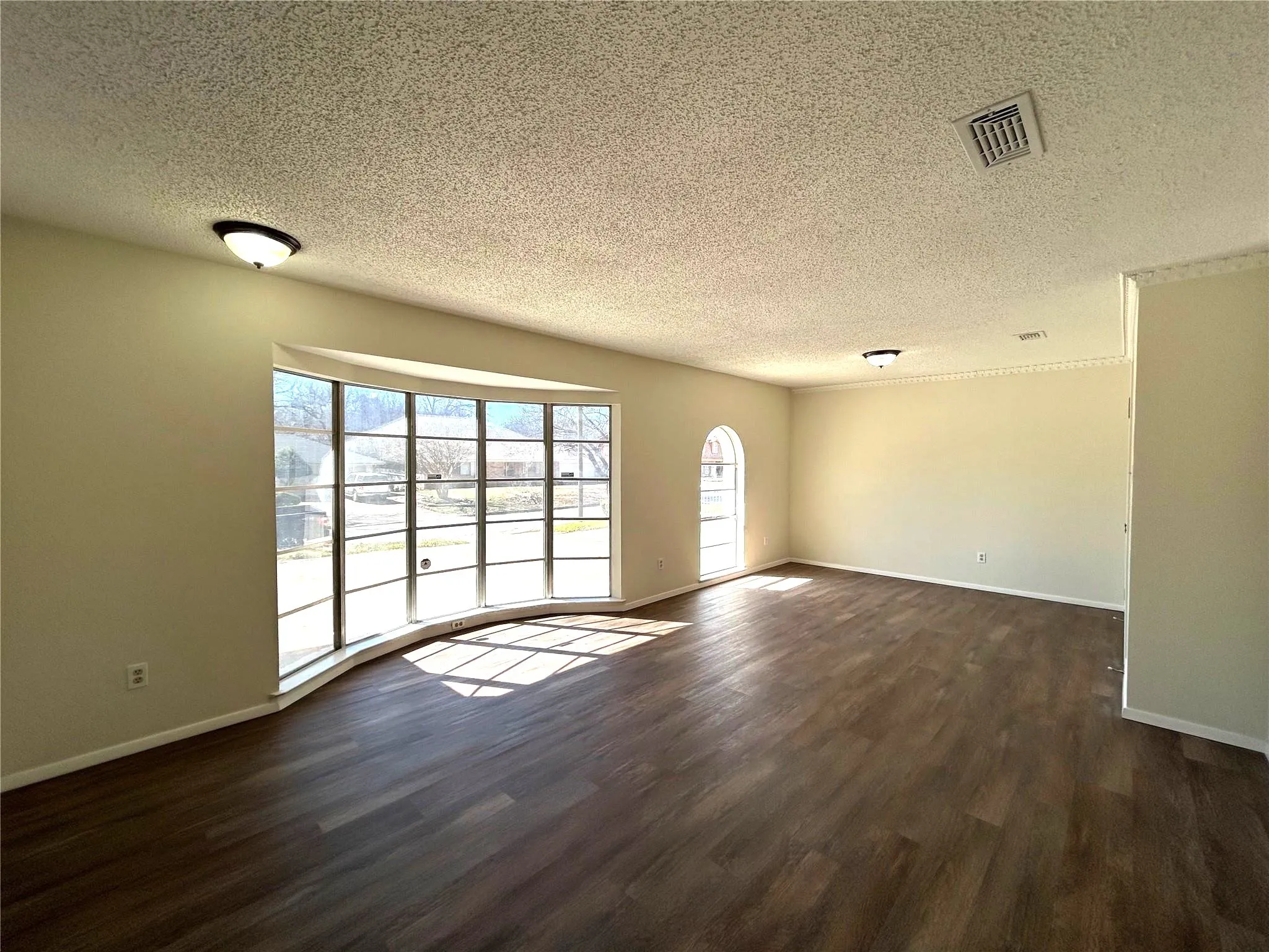 Single Family Residence For Sale in Tarrant County , 7229 Martha Lane, Fort Worth, Texas 76112, 3 Bedroom, 2 Bathroom, 2 Garage spaces, 1,846 Sqft, built in 1972, mls#21375200, Real Estate Agent in Fort Worth, Homes For Sale in Tarrant county, Homes For Sale in Fort Worth, Realtor in Fort Worth Texas, Real Estate Brokerage Independent Realty Texas, Luminita Cordes Realtor
