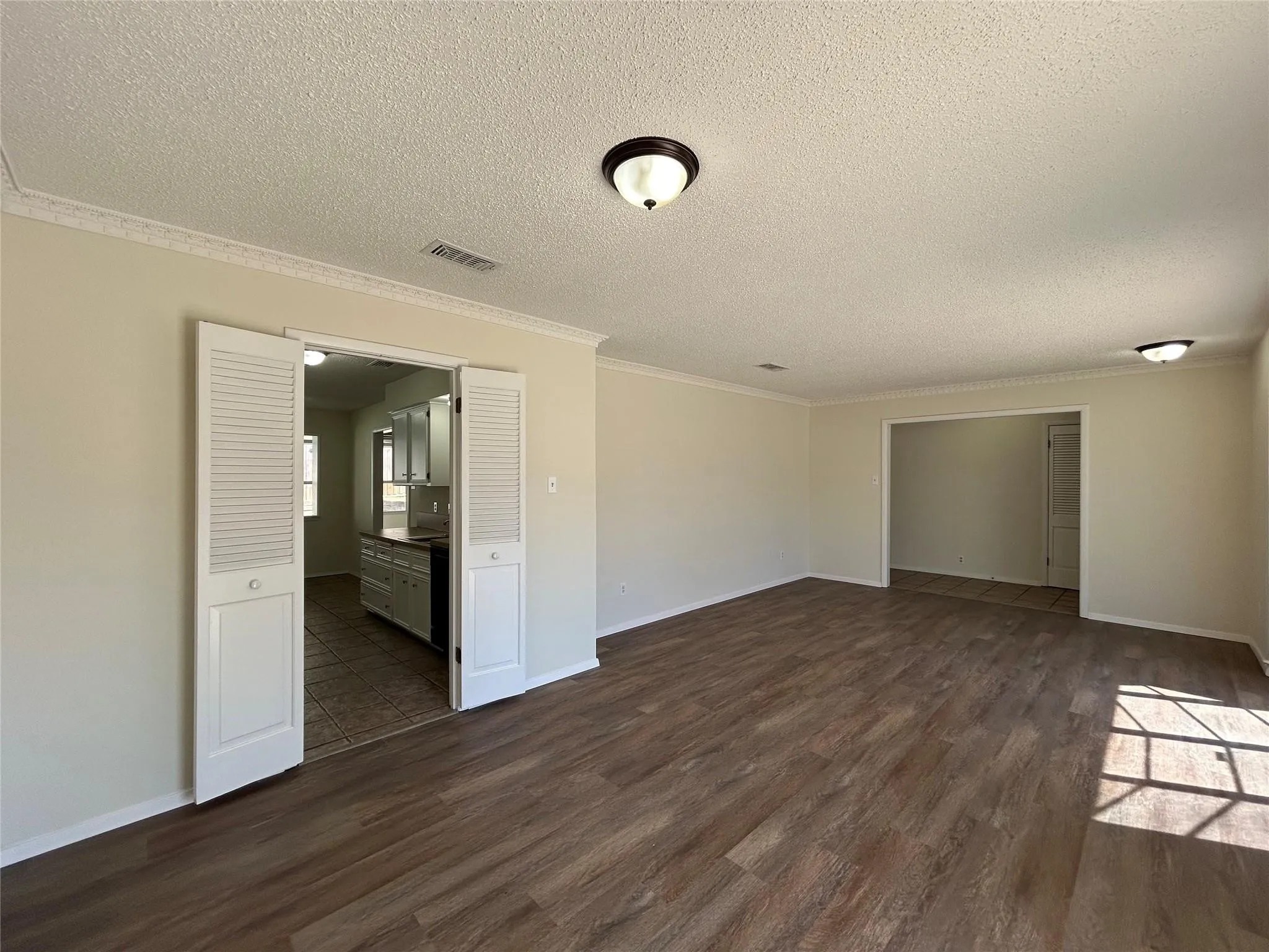 Single Family Residence For Sale in Tarrant County , 7229 Martha Lane, Fort Worth, Texas 76112, 3 Bedroom, 2 Bathroom, 2 Garage spaces, 1,846 Sqft, built in 1972, mls#21375200, Real Estate Agent in Fort Worth, Homes For Sale in Tarrant county, Homes For Sale in Fort Worth, Realtor in Fort Worth Texas, Real Estate Brokerage Independent Realty Texas, Luminita Cordes Realtor