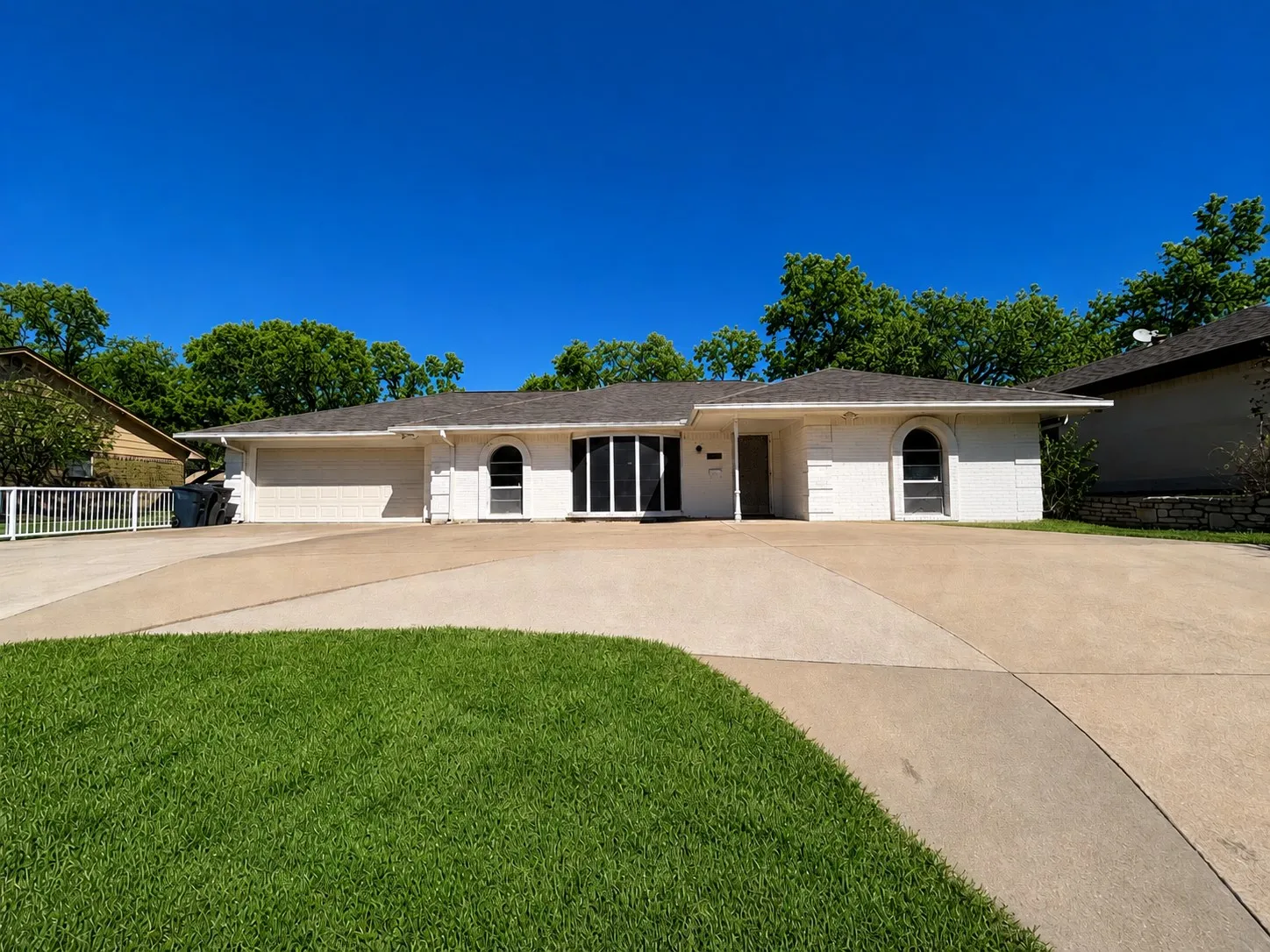 Single Family Residence For Sale in Tarrant County , 7229 Martha Lane, Fort Worth, Texas 76112, 3 Bedroom, 2 Bathroom, 2 Garage spaces, 1,846 Sqft, built in 1972, mls#21375200, Real Estate Agent in Fort Worth, Homes For Sale in Tarrant county, Homes For Sale in Fort Worth, Realtor in Fort Worth Texas, Real Estate Brokerage Independent Realty Texas, Luminita Cordes Realtor