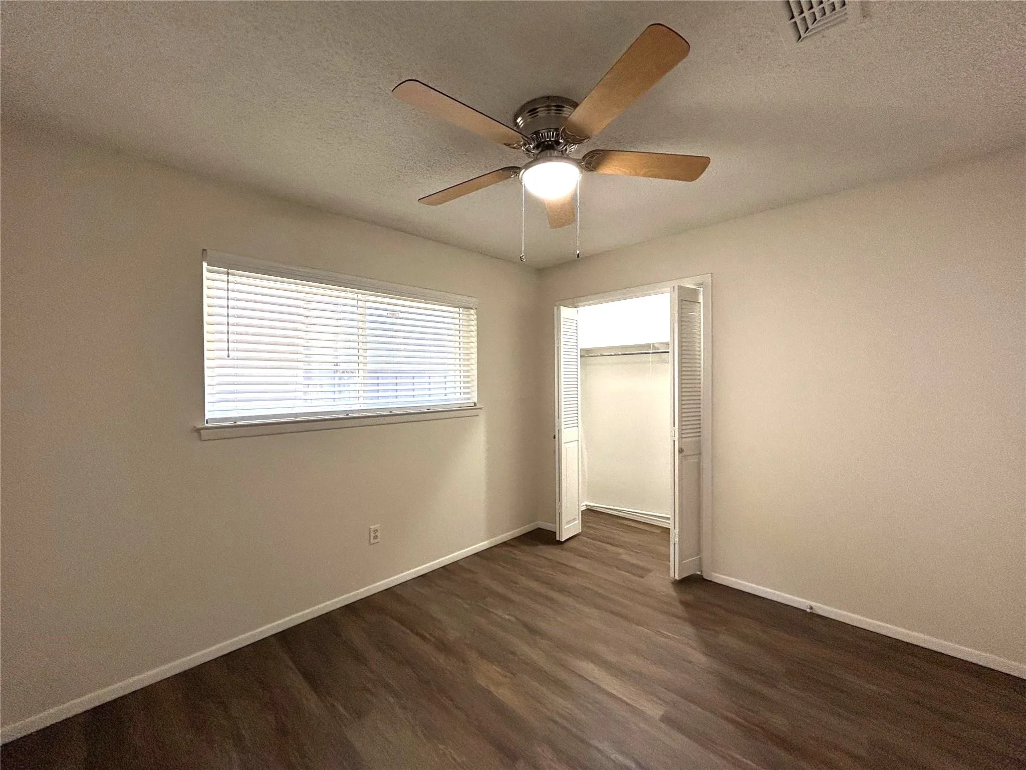 Single Family Residence For Sale in Tarrant County , 7229 Martha Lane, Fort Worth, Texas 76112, 3 Bedroom, 2 Bathroom, 2 Garage spaces, 1,846 Sqft, built in 1972, mls#21375200, Real Estate Agent in Fort Worth, Homes For Sale in Tarrant county, Homes For Sale in Fort Worth, Realtor in Fort Worth Texas, Real Estate Brokerage Independent Realty Texas, Luminita Cordes Realtor