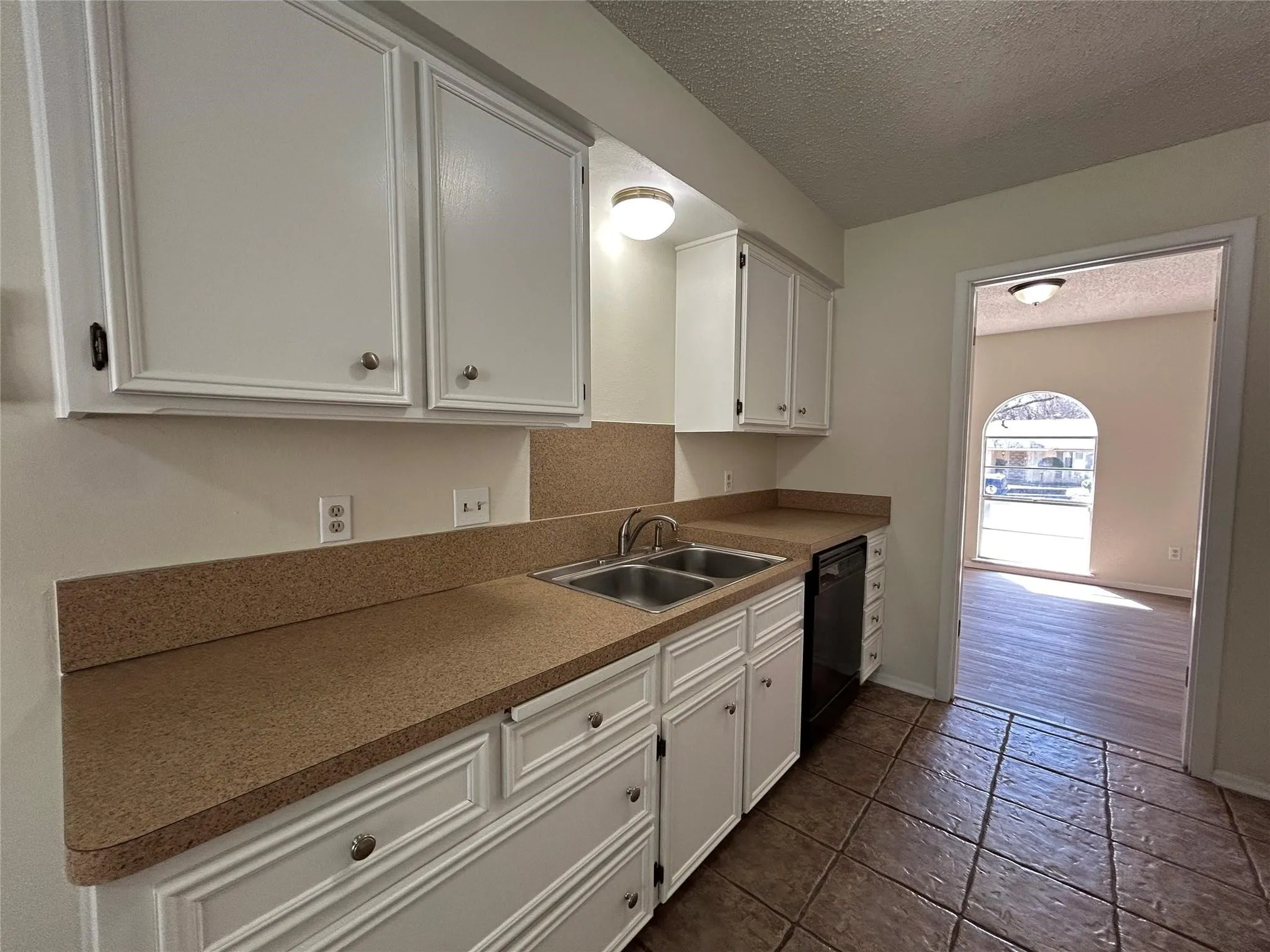 Single Family Residence For Sale in Tarrant County , 7229 Martha Lane, Fort Worth, Texas 76112, 3 Bedroom, 2 Bathroom, 2 Garage spaces, 1,846 Sqft, built in 1972, mls#21375200, Real Estate Agent in Fort Worth, Homes For Sale in Tarrant county, Homes For Sale in Fort Worth, Realtor in Fort Worth Texas, Real Estate Brokerage Independent Realty Texas, Luminita Cordes Realtor