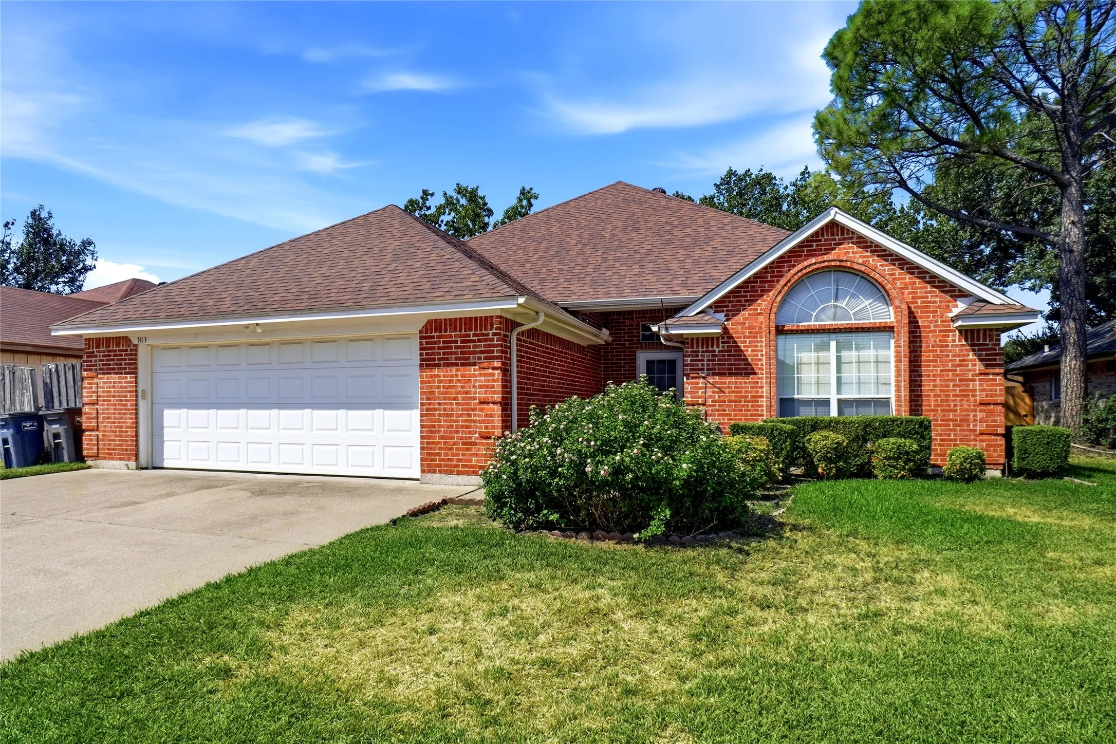 Single Family Residence For Sale in Tarrant County , 7413 Crosswicks Circle, Fort Worth, Texas 76137, 3 Bedroom, 2 Bathroom, 2 Garage spaces, 2,171 Sqft, built in 1991, mls#21378852, Real Estate Agent in Fort Worth, Homes For Sale in Tarrant county, Homes For Sale in Fort Worth, Realtor in Fort Worth Texas, Real Estate Brokerage Independent Realty Texas, Luminita Cordes Realtor