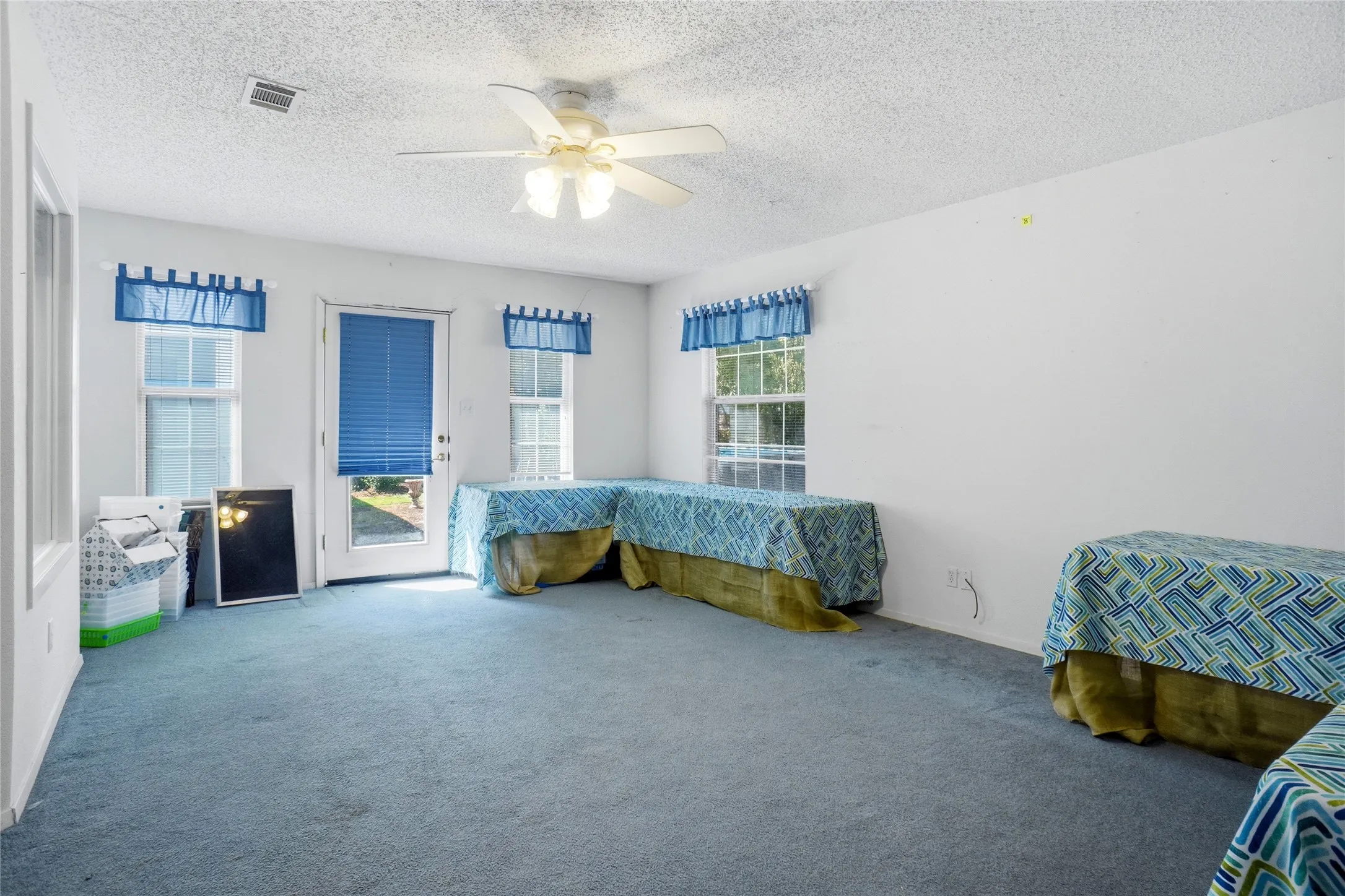 Single Family Residence For Sale in Tarrant County , 7413 Crosswicks Circle, Fort Worth, Texas 76137, 3 Bedroom, 2 Bathroom, 2 Garage spaces, 2,171 Sqft, built in 1991, mls#21378852, Real Estate Agent in Fort Worth, Homes For Sale in Tarrant county, Homes For Sale in Fort Worth, Realtor in Fort Worth Texas, Real Estate Brokerage Independent Realty Texas, Luminita Cordes Realtor