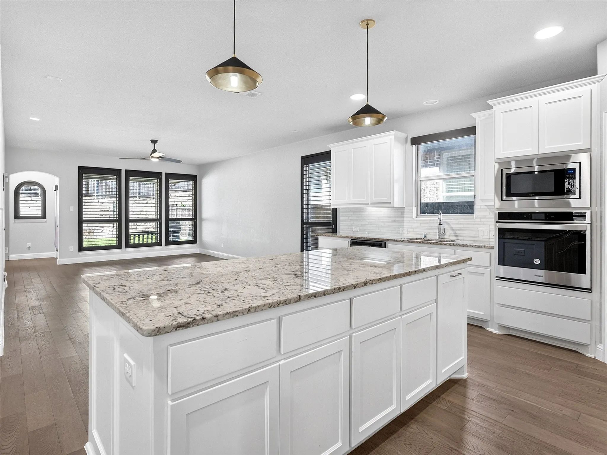 Single Family Residence For Sale in Denton County , 1129 Dame Carol Way, Carrollton, Texas 75010, 4 Bedroom, 4 Bathroom, 2 Garage spaces, 2,918 Sqft, built in 2018, mls#21377266, Real Estate Agent in Carrollton, Homes For Sale in Denton county, Homes For Sale in Carrollton, Realtor in Carrollton Texas, Real Estate Brokerage Independent Realty Texas, Luminita Cordes Realtor