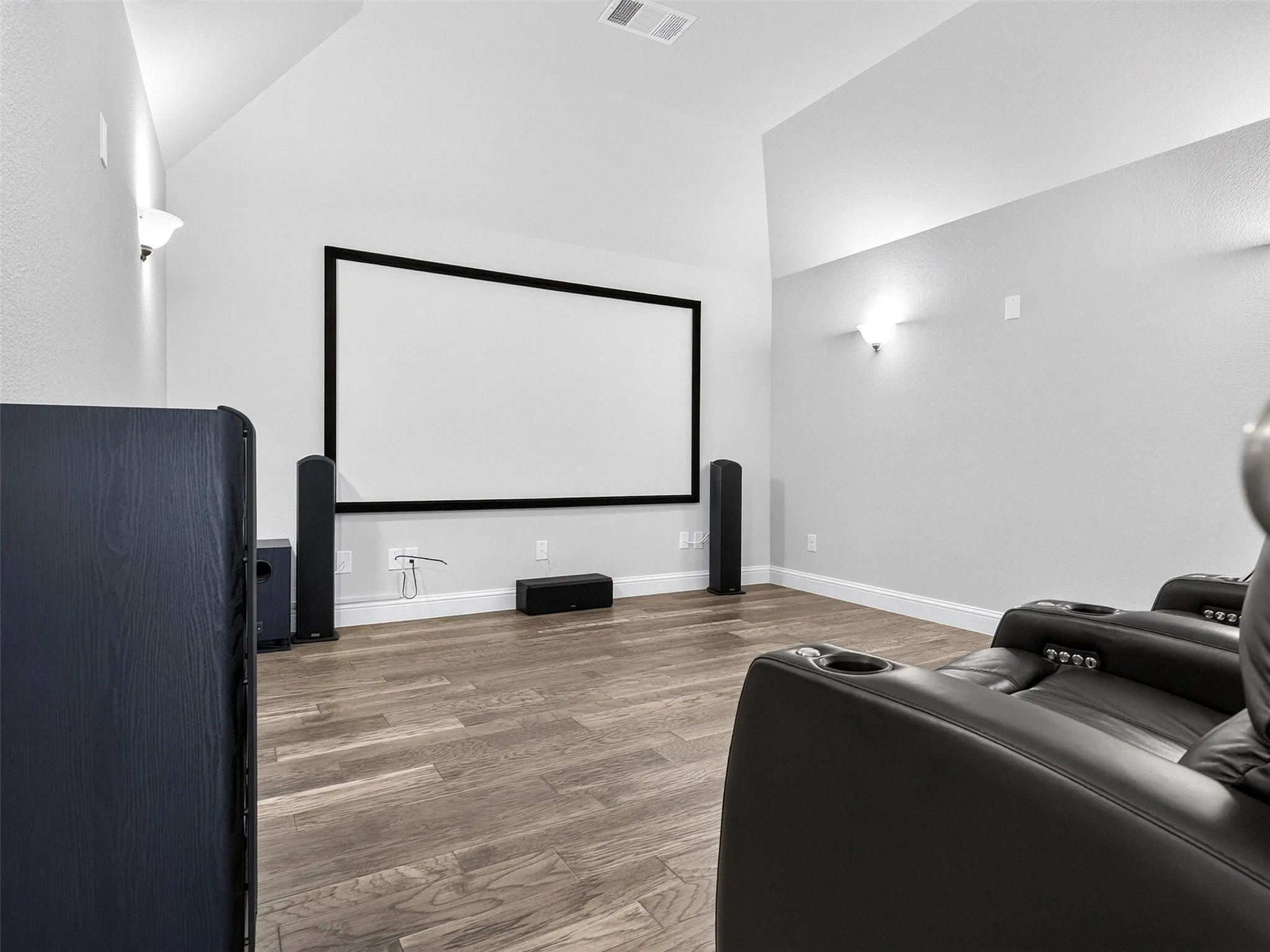 Single Family Residence For Sale in Denton County , 1129 Dame Carol Way, Carrollton, Texas 75010, 4 Bedroom, 4 Bathroom, 2 Garage spaces, 2,918 Sqft, built in 2018, mls#21377266, Real Estate Agent in Carrollton, Homes For Sale in Denton county, Homes For Sale in Carrollton, Realtor in Carrollton Texas, Real Estate Brokerage Independent Realty Texas, Luminita Cordes Realtor