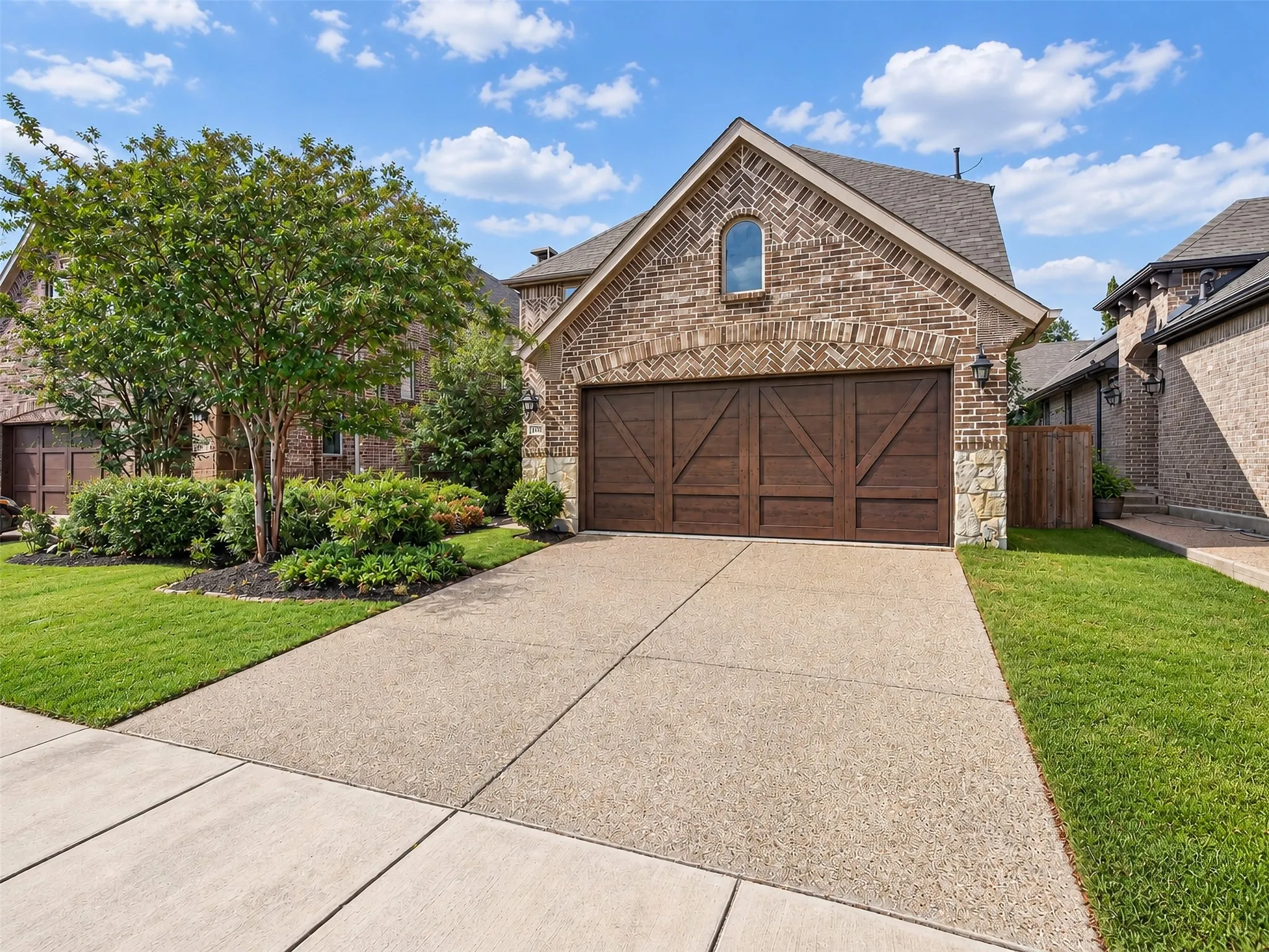 Single Family Residence For Sale in Denton County , 1129 Dame Carol Way, Carrollton, Texas 75010, 4 Bedroom, 4 Bathroom, 2 Garage spaces, 2,918 Sqft, built in 2018, mls#21377266, Real Estate Agent in Carrollton, Homes For Sale in Denton county, Homes For Sale in Carrollton, Realtor in Carrollton Texas, Real Estate Brokerage Independent Realty Texas, Luminita Cordes Realtor