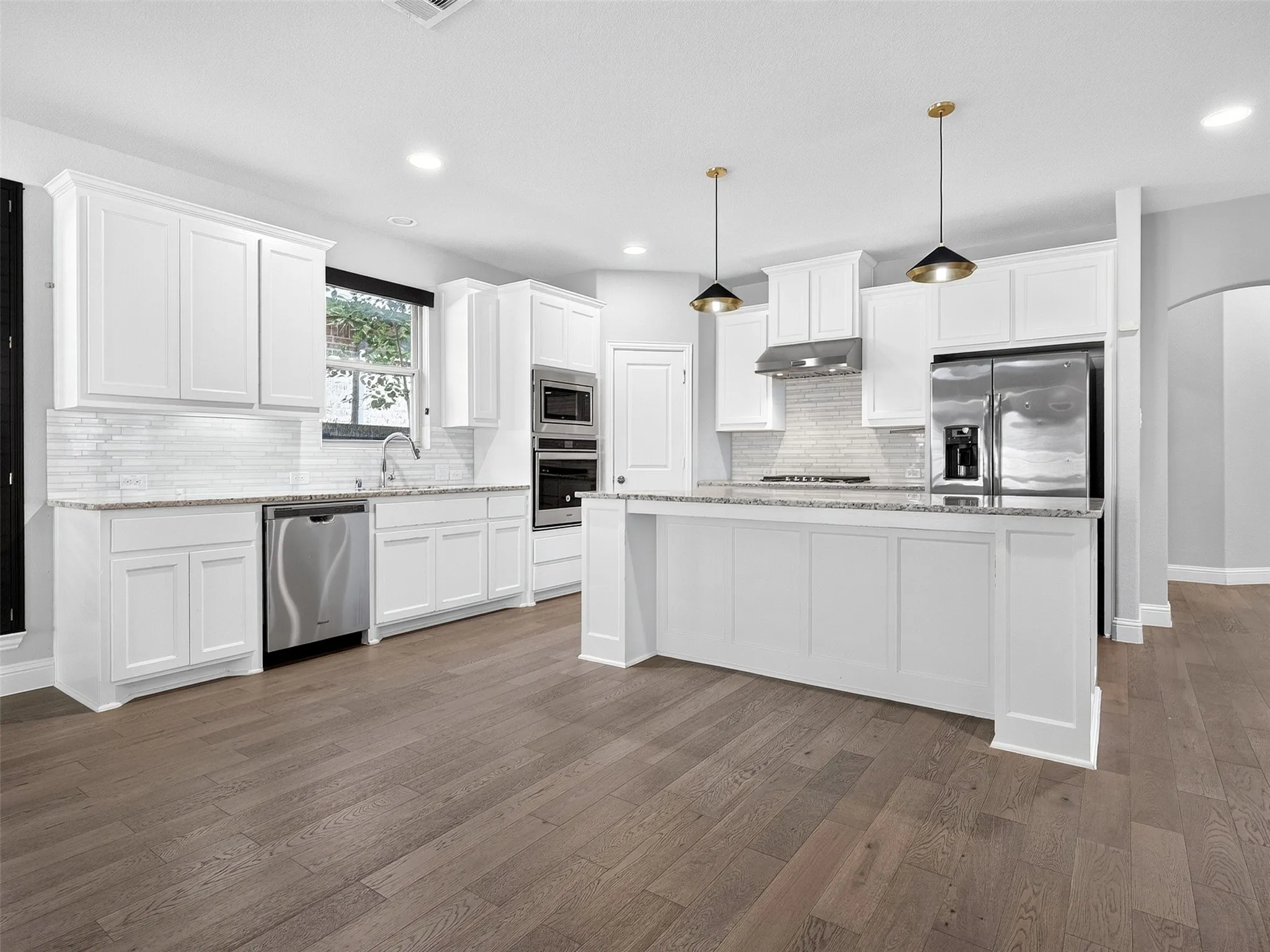 Single Family Residence For Sale in Denton County , 1129 Dame Carol Way, Carrollton, Texas 75010, 4 Bedroom, 4 Bathroom, 2 Garage spaces, 2,918 Sqft, built in 2018, mls#21377266, Real Estate Agent in Carrollton, Homes For Sale in Denton county, Homes For Sale in Carrollton, Realtor in Carrollton Texas, Real Estate Brokerage Independent Realty Texas, Luminita Cordes Realtor
