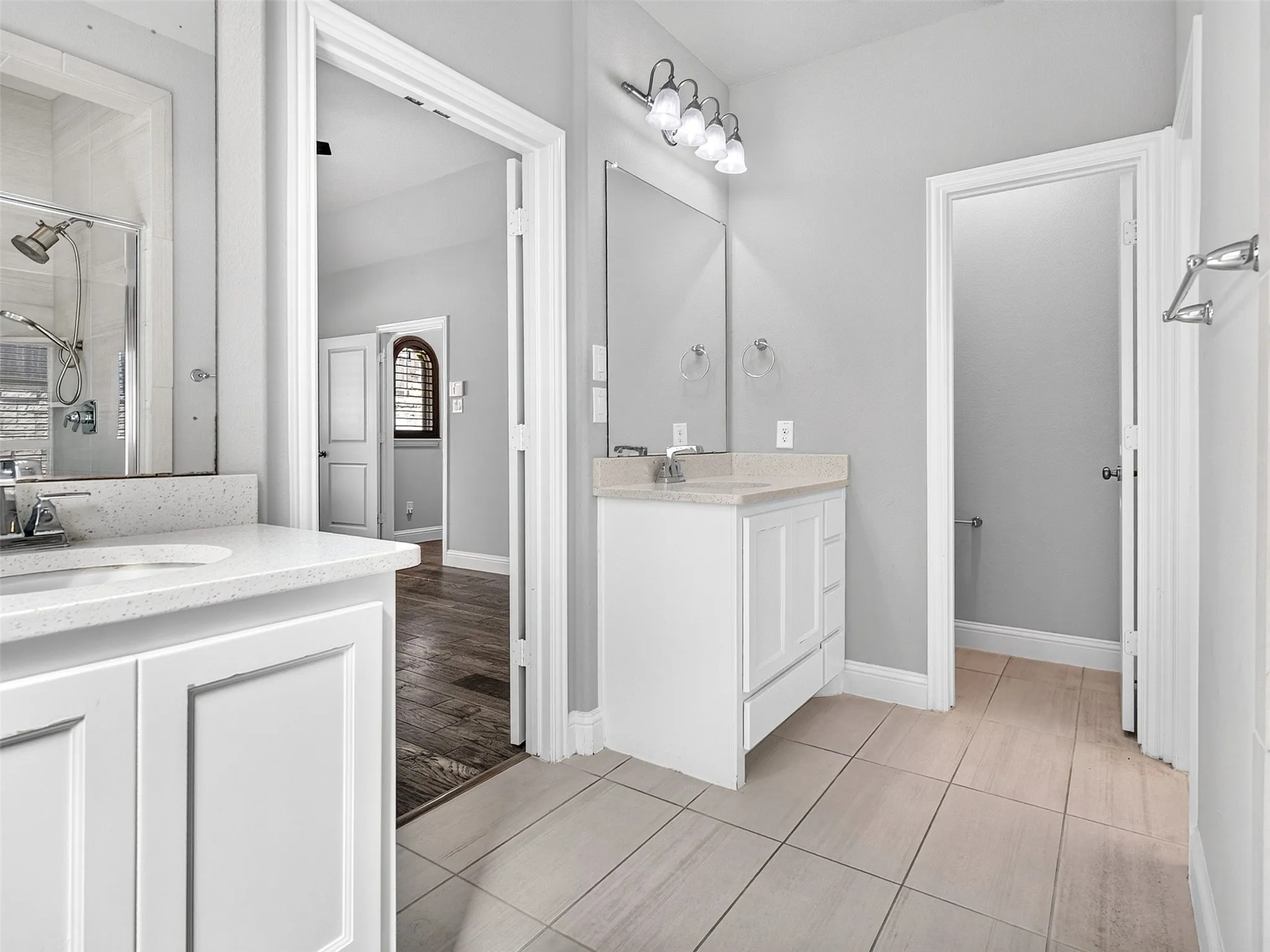Single Family Residence For Sale in Denton County , 1129 Dame Carol Way, Carrollton, Texas 75010, 4 Bedroom, 4 Bathroom, 2 Garage spaces, 2,918 Sqft, built in 2018, mls#21377266, Real Estate Agent in Carrollton, Homes For Sale in Denton county, Homes For Sale in Carrollton, Realtor in Carrollton Texas, Real Estate Brokerage Independent Realty Texas, Luminita Cordes Realtor