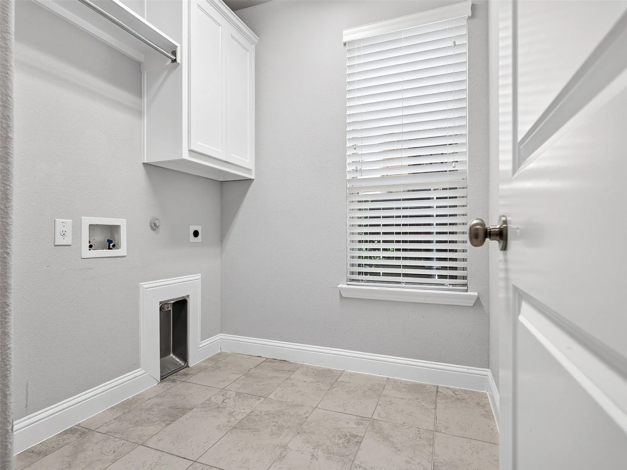 Single Family Residence For Sale in Denton County , 1129 Dame Carol Way, Carrollton, Texas 75010, 4 Bedroom, 4 Bathroom, 2 Garage spaces, 2,918 Sqft, built in 2018, mls#21377266, Real Estate Agent in Carrollton, Homes For Sale in Denton county, Homes For Sale in Carrollton, Realtor in Carrollton Texas, Real Estate Brokerage Independent Realty Texas, Luminita Cordes Realtor