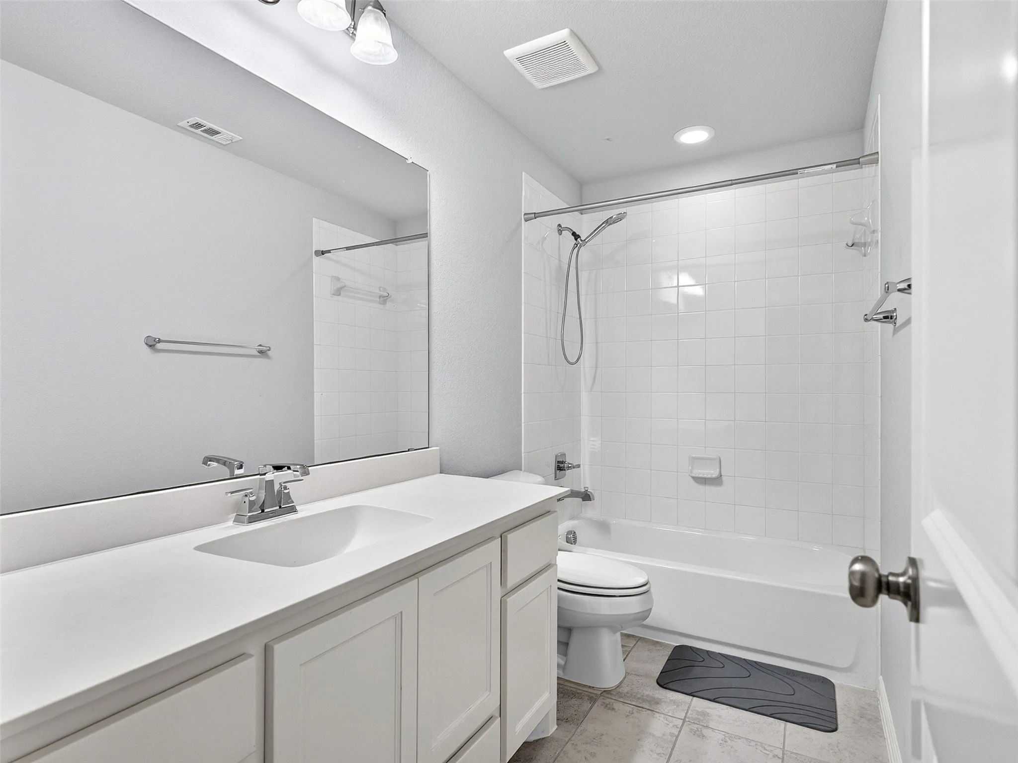 Single Family Residence For Sale in Denton County , 1129 Dame Carol Way, Carrollton, Texas 75010, 4 Bedroom, 4 Bathroom, 2 Garage spaces, 2,918 Sqft, built in 2018, mls#21377266, Real Estate Agent in Carrollton, Homes For Sale in Denton county, Homes For Sale in Carrollton, Realtor in Carrollton Texas, Real Estate Brokerage Independent Realty Texas, Luminita Cordes Realtor