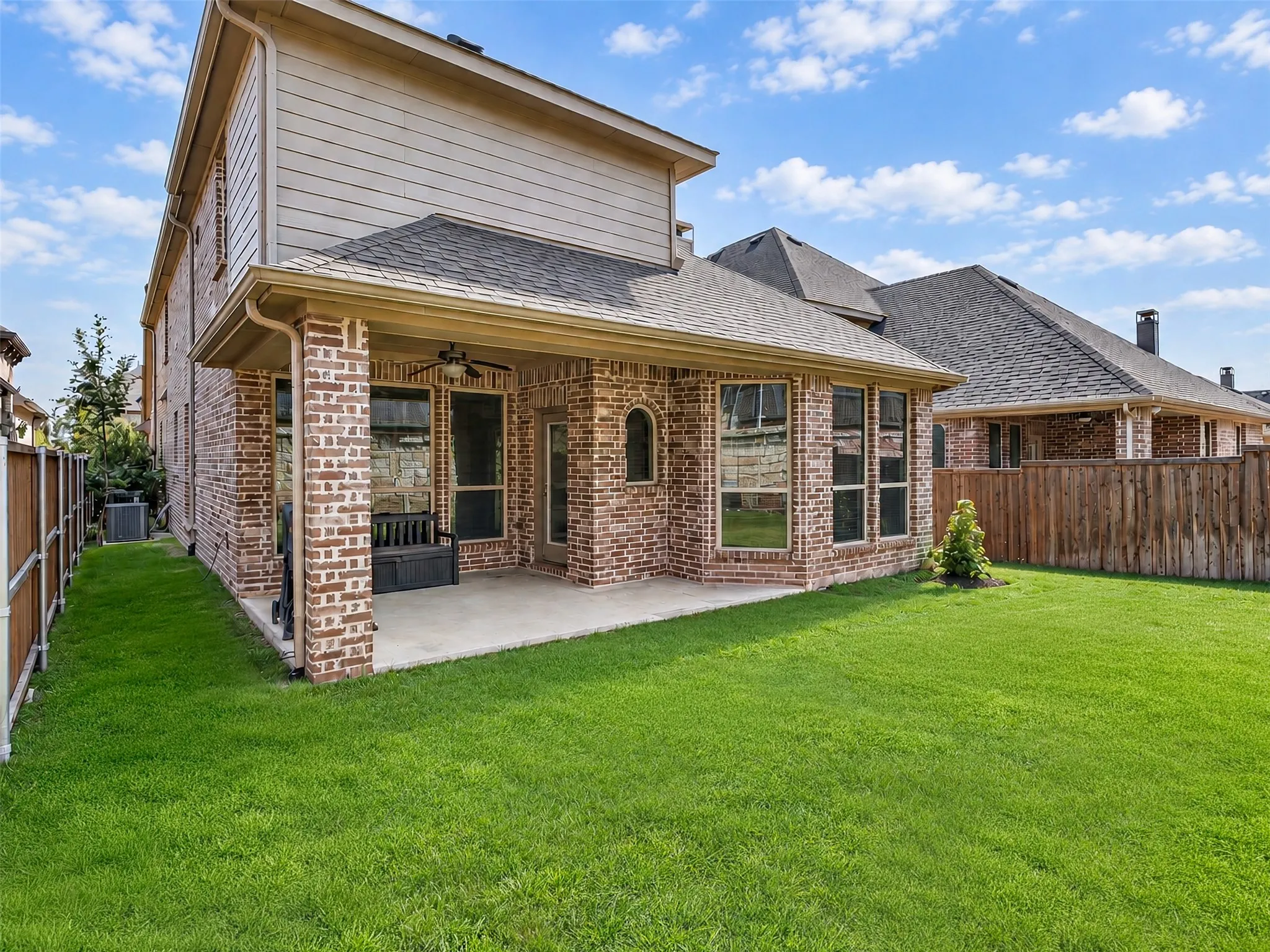 Single Family Residence For Sale in Denton County , 1129 Dame Carol Way, Carrollton, Texas 75010, 4 Bedroom, 4 Bathroom, 2 Garage spaces, 2,918 Sqft, built in 2018, mls#21377266, Real Estate Agent in Carrollton, Homes For Sale in Denton county, Homes For Sale in Carrollton, Realtor in Carrollton Texas, Real Estate Brokerage Independent Realty Texas, Luminita Cordes Realtor