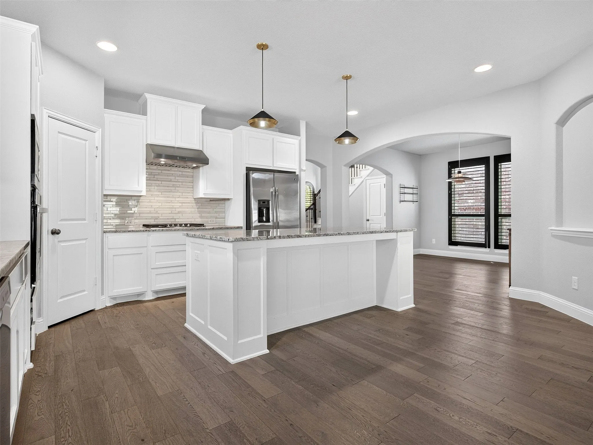 Single Family Residence For Sale in Denton County , 1129 Dame Carol Way, Carrollton, Texas 75010, 4 Bedroom, 4 Bathroom, 2 Garage spaces, 2,918 Sqft, built in 2018, mls#21377266, Real Estate Agent in Carrollton, Homes For Sale in Denton county, Homes For Sale in Carrollton, Realtor in Carrollton Texas, Real Estate Brokerage Independent Realty Texas, Luminita Cordes Realtor