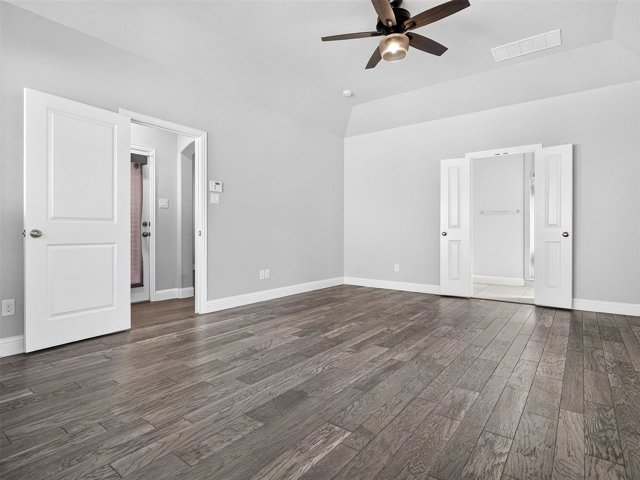 Single Family Residence For Sale in Denton County , 1129 Dame Carol Way, Carrollton, Texas 75010, 4 Bedroom, 4 Bathroom, 2 Garage spaces, 2,918 Sqft, built in 2018, mls#21377266, Real Estate Agent in Carrollton, Homes For Sale in Denton county, Homes For Sale in Carrollton, Realtor in Carrollton Texas, Real Estate Brokerage Independent Realty Texas, Luminita Cordes Realtor