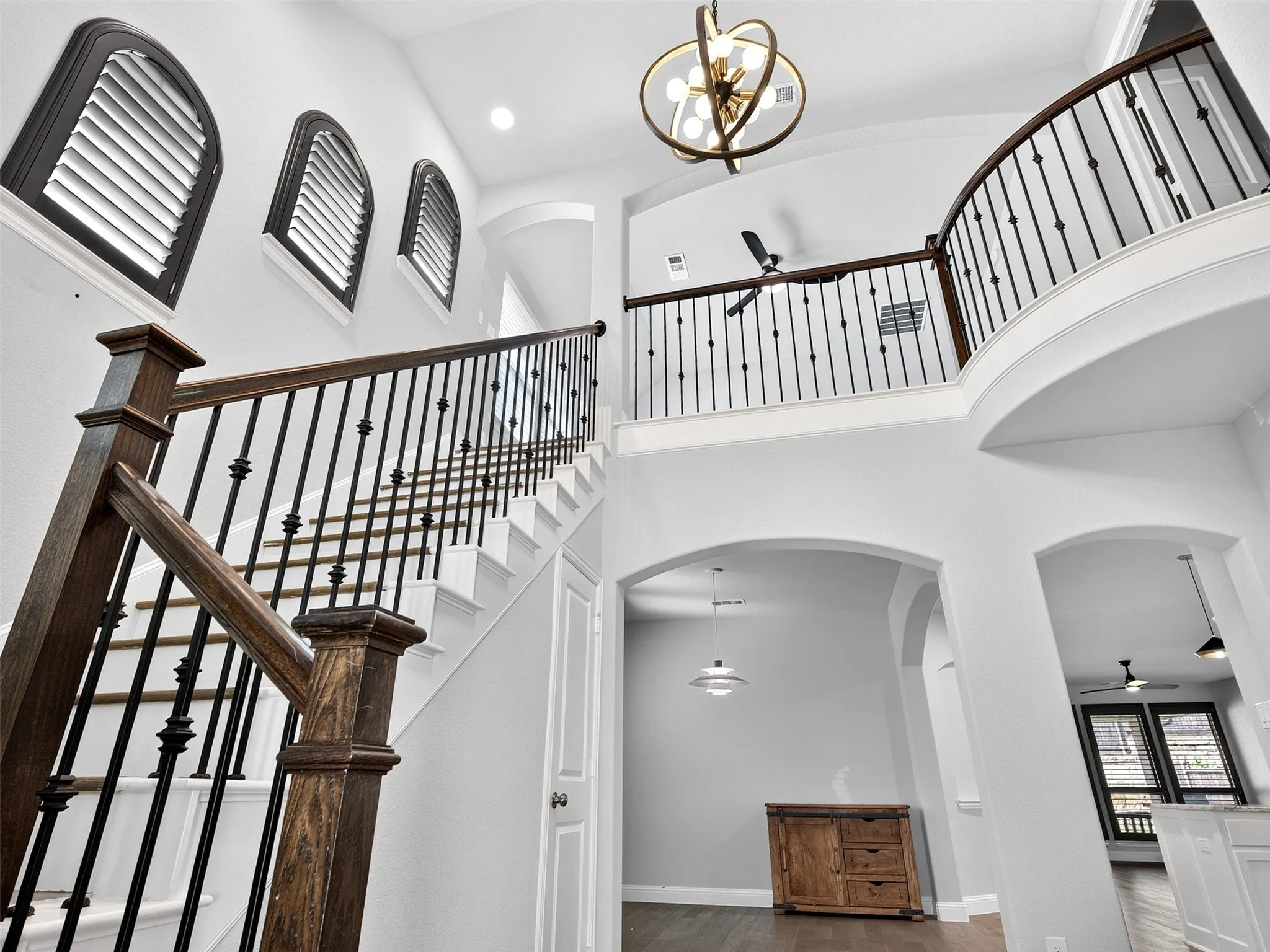Single Family Residence For Sale in Denton County , 1129 Dame Carol Way, Carrollton, Texas 75010, 4 Bedroom, 4 Bathroom, 2 Garage spaces, 2,918 Sqft, built in 2018, mls#21377266, Real Estate Agent in Carrollton, Homes For Sale in Denton county, Homes For Sale in Carrollton, Realtor in Carrollton Texas, Real Estate Brokerage Independent Realty Texas, Luminita Cordes Realtor