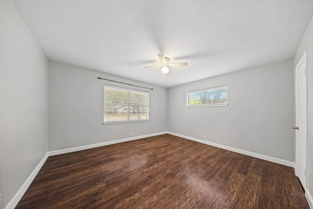 Single Family Residence For Sale in Dallas County , 1809 Glenbrook Drive, Irving, Texas 75061, 4 Bedroom, 2 Bathroom, Garage spaces, 2,514 Sqft, built in 1960, mls#21376456, Real Estate Agent in Irving, Homes For Sale in Dallas county, Homes For Sale in Irving, Realtor in Irving Texas, Real Estate Brokerage Independent Realty Texas, Luminita Cordes Realtor