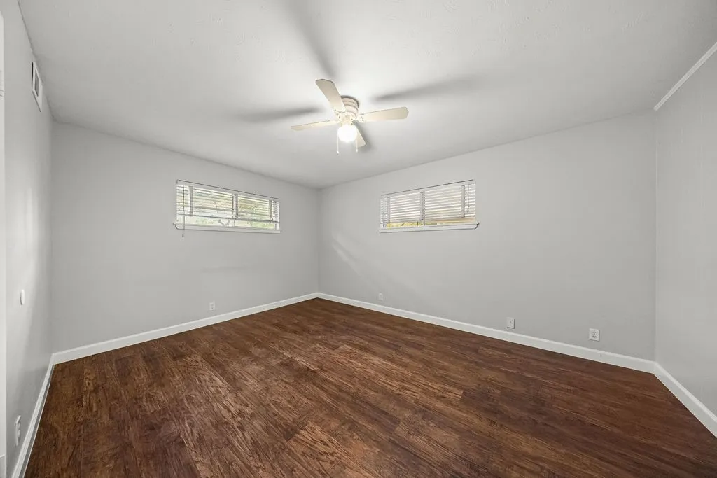 Single Family Residence For Sale in Dallas County , 1809 Glenbrook Drive, Irving, Texas 75061, 4 Bedroom, 2 Bathroom, Garage spaces, 2,514 Sqft, built in 1960, mls#21376456, Real Estate Agent in Irving, Homes For Sale in Dallas county, Homes For Sale in Irving, Realtor in Irving Texas, Real Estate Brokerage Independent Realty Texas, Luminita Cordes Realtor