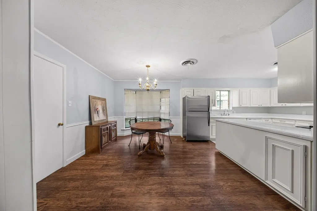 Single Family Residence For Sale in Dallas County , 1809 Glenbrook Drive, Irving, Texas 75061, 4 Bedroom, 2 Bathroom, Garage spaces, 2,514 Sqft, built in 1960, mls#21376456, Real Estate Agent in Irving, Homes For Sale in Dallas county, Homes For Sale in Irving, Realtor in Irving Texas, Real Estate Brokerage Independent Realty Texas, Luminita Cordes Realtor