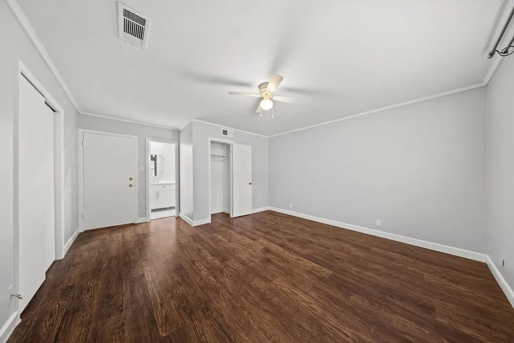 Single Family Residence For Sale in Dallas County , 1809 Glenbrook Drive, Irving, Texas 75061, 4 Bedroom, 2 Bathroom, Garage spaces, 2,514 Sqft, built in 1960, mls#21376456, Real Estate Agent in Irving, Homes For Sale in Dallas county, Homes For Sale in Irving, Realtor in Irving Texas, Real Estate Brokerage Independent Realty Texas, Luminita Cordes Realtor