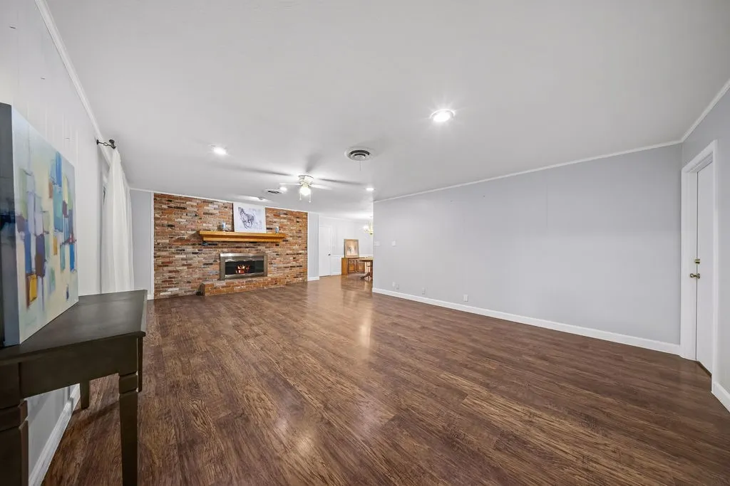 Single Family Residence For Sale in Dallas County , 1809 Glenbrook Drive, Irving, Texas 75061, 4 Bedroom, 2 Bathroom, Garage spaces, 2,514 Sqft, built in 1960, mls#21376456, Real Estate Agent in Irving, Homes For Sale in Dallas county, Homes For Sale in Irving, Realtor in Irving Texas, Real Estate Brokerage Independent Realty Texas, Luminita Cordes Realtor