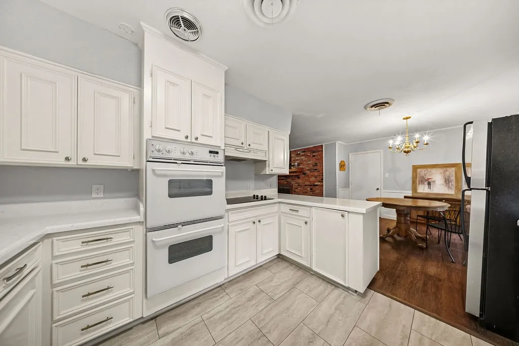 Single Family Residence For Sale in Dallas County , 1809 Glenbrook Drive, Irving, Texas 75061, 4 Bedroom, 2 Bathroom, Garage spaces, 2,514 Sqft, built in 1960, mls#21376456, Real Estate Agent in Irving, Homes For Sale in Dallas county, Homes For Sale in Irving, Realtor in Irving Texas, Real Estate Brokerage Independent Realty Texas, Luminita Cordes Realtor