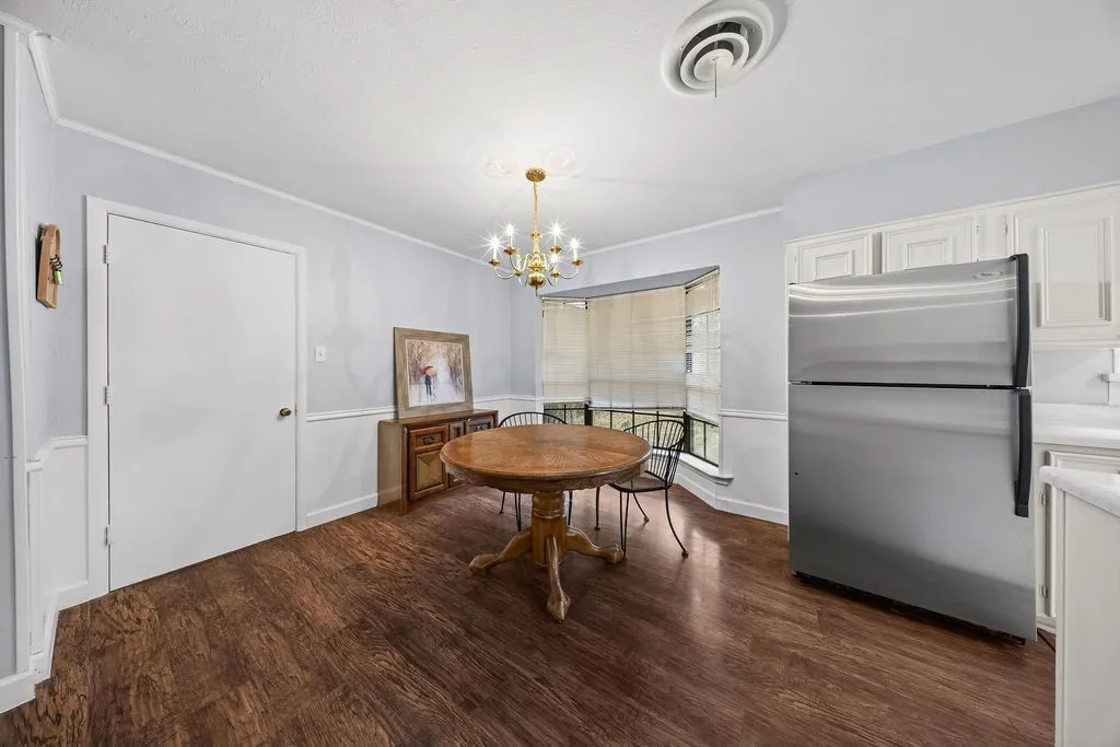 Single Family Residence For Sale in Dallas County , 1809 Glenbrook Drive, Irving, Texas 75061, 4 Bedroom, 2 Bathroom, Garage spaces, 2,514 Sqft, built in 1960, mls#21376456, Real Estate Agent in Irving, Homes For Sale in Dallas county, Homes For Sale in Irving, Realtor in Irving Texas, Real Estate Brokerage Independent Realty Texas, Luminita Cordes Realtor