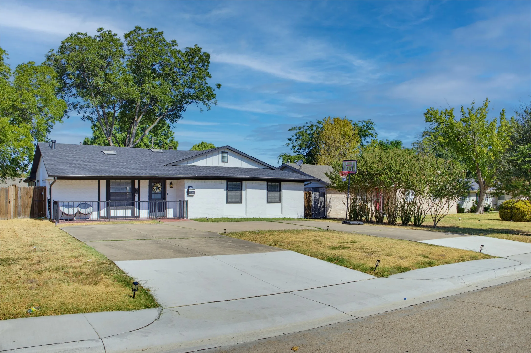 Single Family Residence For Sale in Collin County , 1405 Judy Drive, Plano, Texas 75074, 3 Bedroom, 2 Bathroom, 2 Garage spaces, 2,030 Sqft, built in 1967, mls#21379312, Real Estate Agent in Plano, Homes For Sale in Collin county, Homes For Sale in Plano, Realtor in Plano Texas, Real Estate Brokerage Independent Realty Texas, Luminita Cordes Realtor