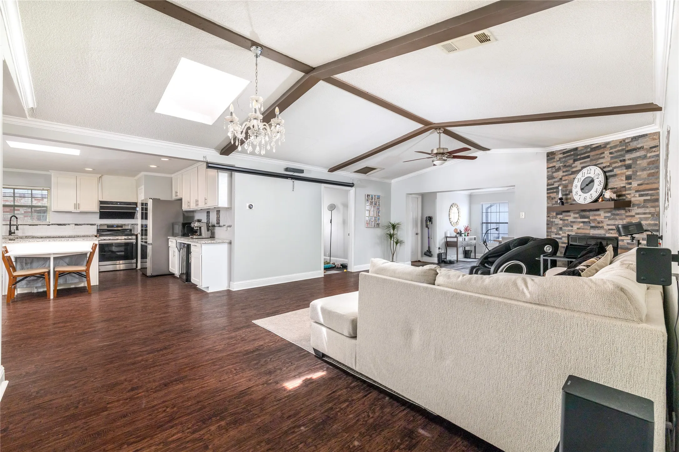 Single Family Residence For Sale in Collin County , 1405 Judy Drive, Plano, Texas 75074, 3 Bedroom, 2 Bathroom, 2 Garage spaces, 2,030 Sqft, built in 1967, mls#21379312, Real Estate Agent in Plano, Homes For Sale in Collin county, Homes For Sale in Plano, Realtor in Plano Texas, Real Estate Brokerage Independent Realty Texas, Luminita Cordes Realtor