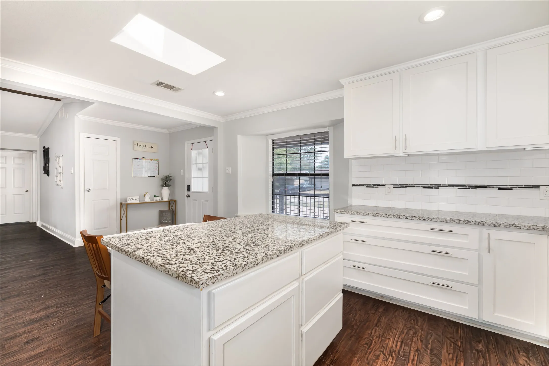 Single Family Residence For Sale in Collin County , 1405 Judy Drive, Plano, Texas 75074, 3 Bedroom, 2 Bathroom, 2 Garage spaces, 2,030 Sqft, built in 1967, mls#21379312, Real Estate Agent in Plano, Homes For Sale in Collin county, Homes For Sale in Plano, Realtor in Plano Texas, Real Estate Brokerage Independent Realty Texas, Luminita Cordes Realtor