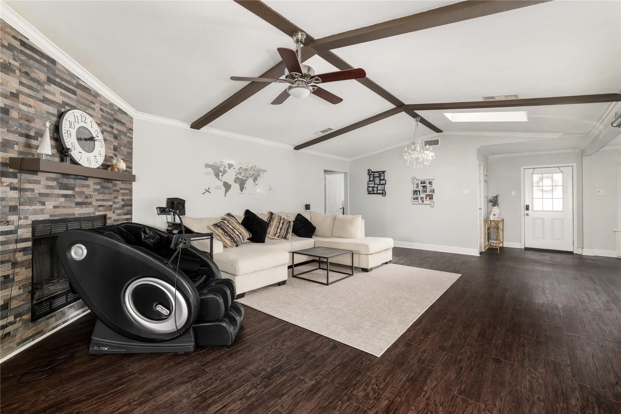 Single Family Residence For Sale in Collin County , 1405 Judy Drive, Plano, Texas 75074, 3 Bedroom, 2 Bathroom, 2 Garage spaces, 2,030 Sqft, built in 1967, mls#21379312, Real Estate Agent in Plano, Homes For Sale in Collin county, Homes For Sale in Plano, Realtor in Plano Texas, Real Estate Brokerage Independent Realty Texas, Luminita Cordes Realtor
