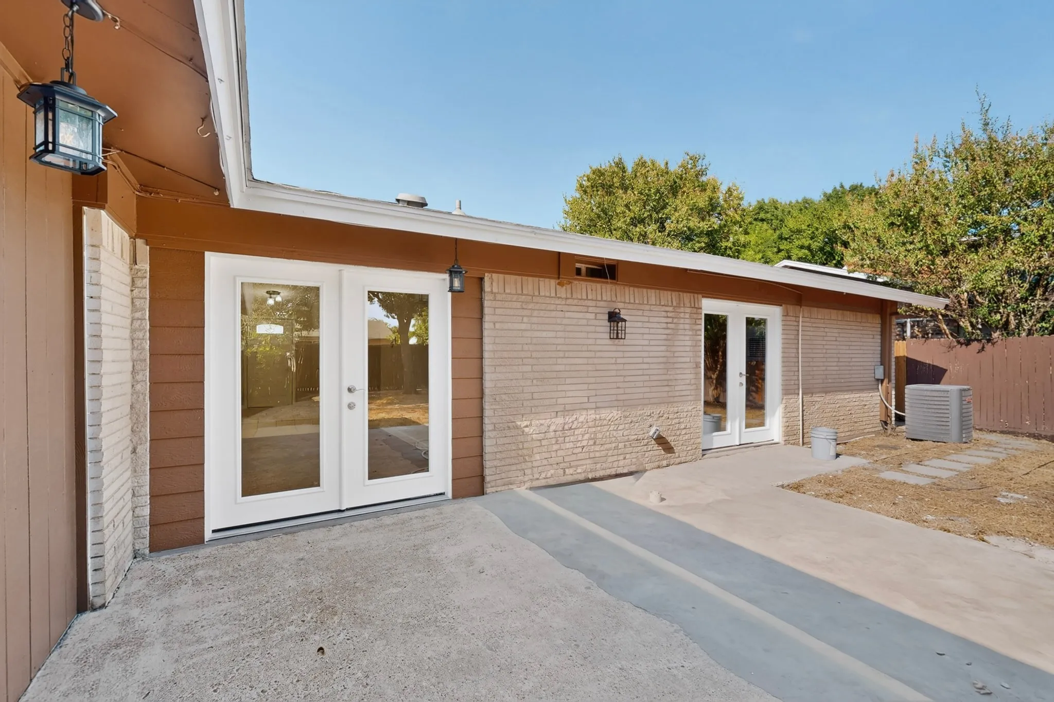 Single Family Residence For Sale in Dallas County , 1312 Grinnell Drive, Richardson, Texas 75081, 4 Bedroom, 2 Bathroom, 2 Garage spaces, 1,672 Sqft, built in 1970, mls#21379228, Real Estate Agent in Richardson, Homes For Sale in Dallas county, Homes For Sale in Richardson, Realtor in Richardson Texas, Real Estate Brokerage Independent Realty Texas, Luminita Cordes Realtor