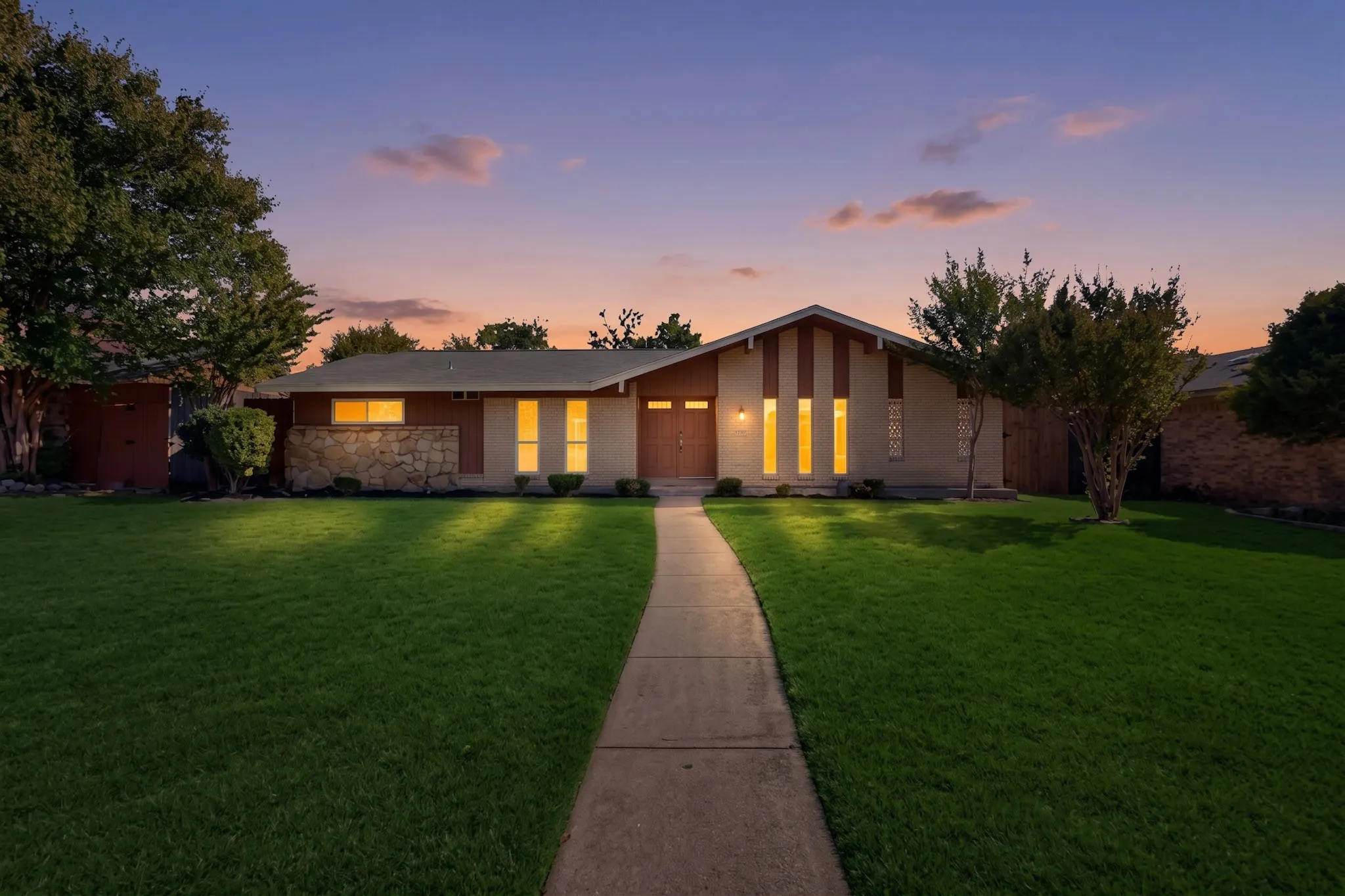 Single Family Residence For Sale in Dallas County , 1312 Grinnell Drive, Richardson, Texas 75081, 4 Bedroom, 2 Bathroom, 2 Garage spaces, 1,672 Sqft, built in 1970, mls#21379228, Real Estate Agent in Richardson, Homes For Sale in Dallas county, Homes For Sale in Richardson, Realtor in Richardson Texas, Real Estate Brokerage Independent Realty Texas, Luminita Cordes Realtor