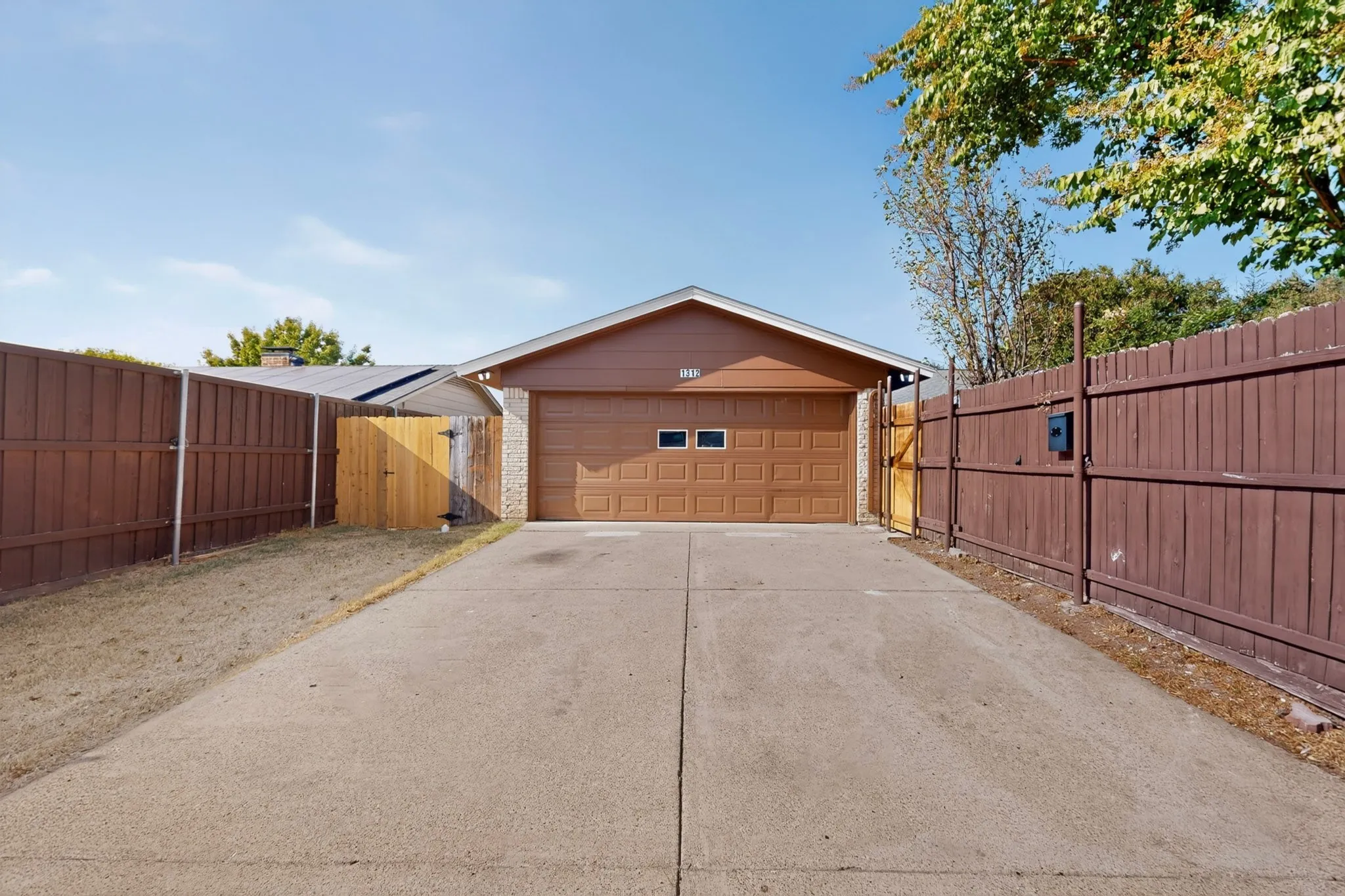 Single Family Residence For Sale in Dallas County , 1312 Grinnell Drive, Richardson, Texas 75081, 4 Bedroom, 2 Bathroom, 2 Garage spaces, 1,672 Sqft, built in 1970, mls#21379228, Real Estate Agent in Richardson, Homes For Sale in Dallas county, Homes For Sale in Richardson, Realtor in Richardson Texas, Real Estate Brokerage Independent Realty Texas, Luminita Cordes Realtor