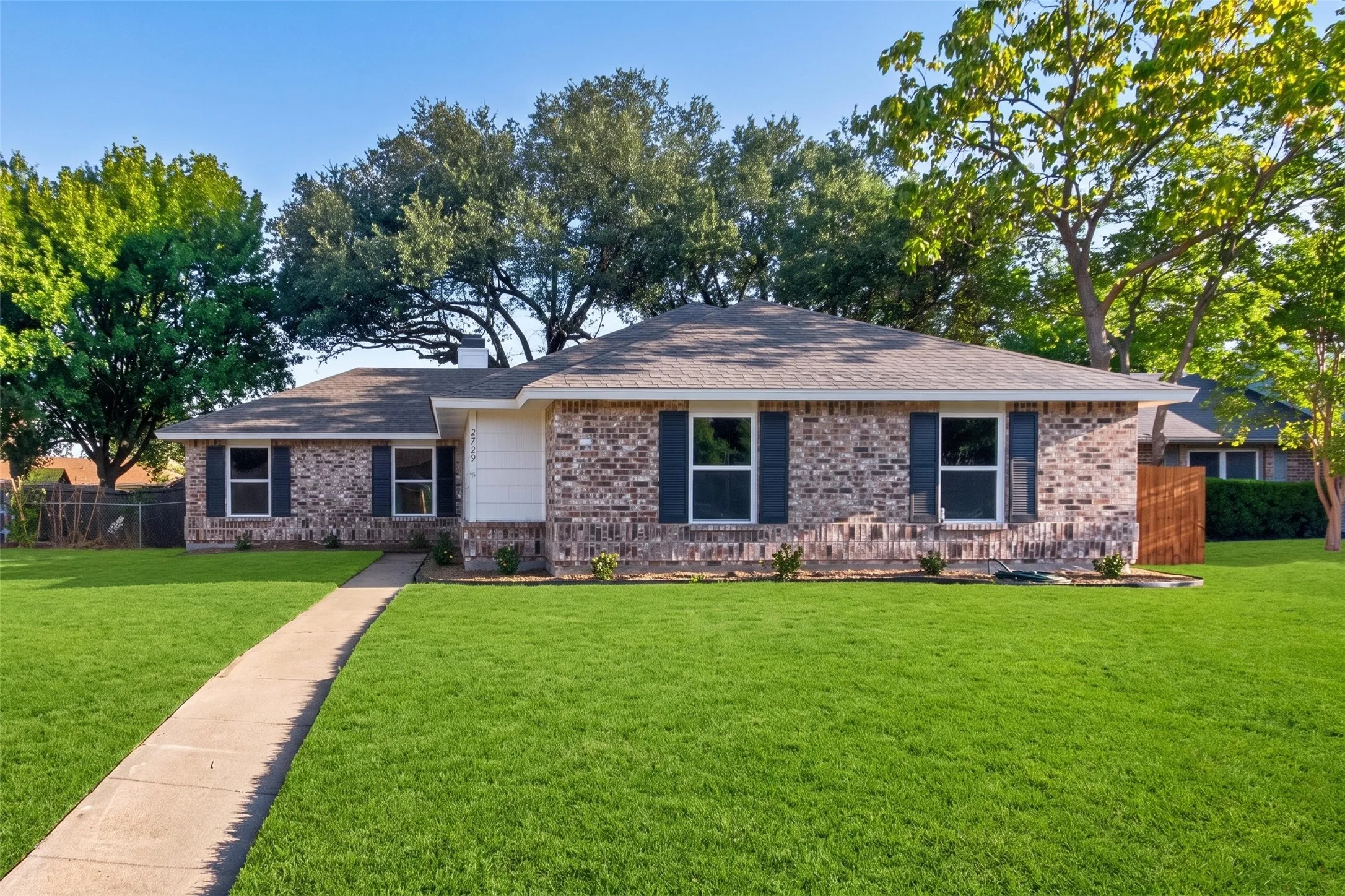 Single Family Residence For Sale in Dallas County , 2729 Todville Place, Dallas, Texas 75228, 3 Bedroom, 2 Bathroom, 2 Garage spaces, 1,200 Sqft, built in 1984, mls#21373150, Real Estate Agent in Dallas, Homes For Sale in Dallas county, Homes For Sale in Dallas, Realtor in Dallas Texas, Real Estate Brokerage Independent Realty Texas, Luminita Cordes Realtor
