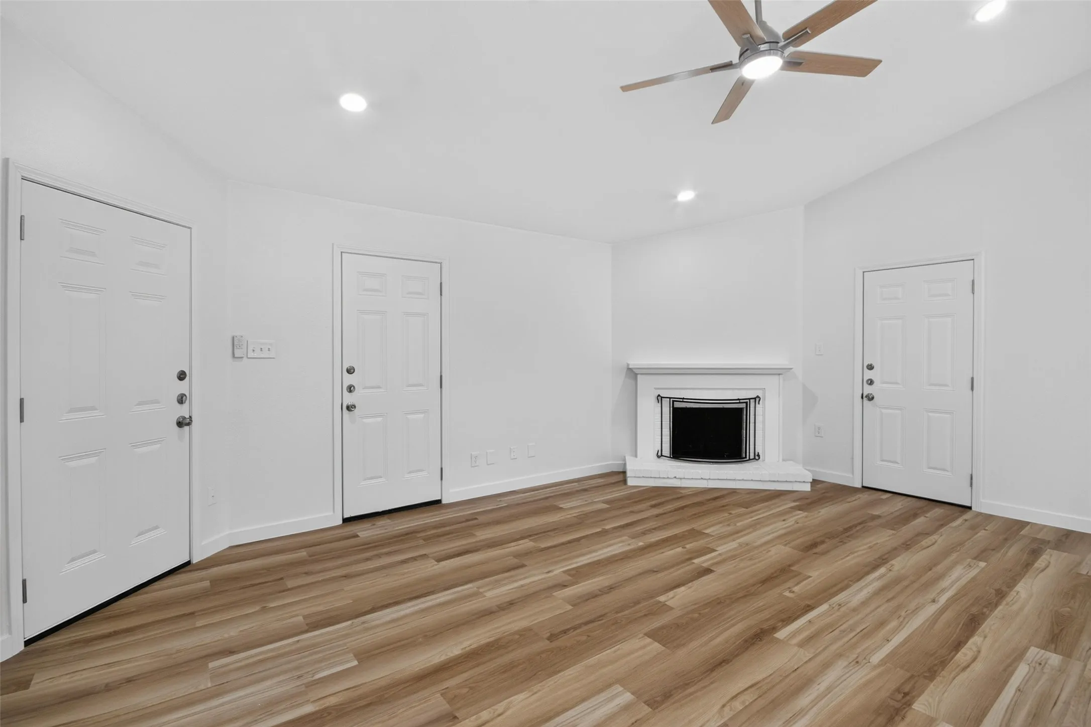 Single Family Residence For Sale in Dallas County , 2729 Todville Place, Dallas, Texas 75228, 3 Bedroom, 2 Bathroom, 2 Garage spaces, 1,200 Sqft, built in 1984, mls#21373150, Real Estate Agent in Dallas, Homes For Sale in Dallas county, Homes For Sale in Dallas, Realtor in Dallas Texas, Real Estate Brokerage Independent Realty Texas, Luminita Cordes Realtor