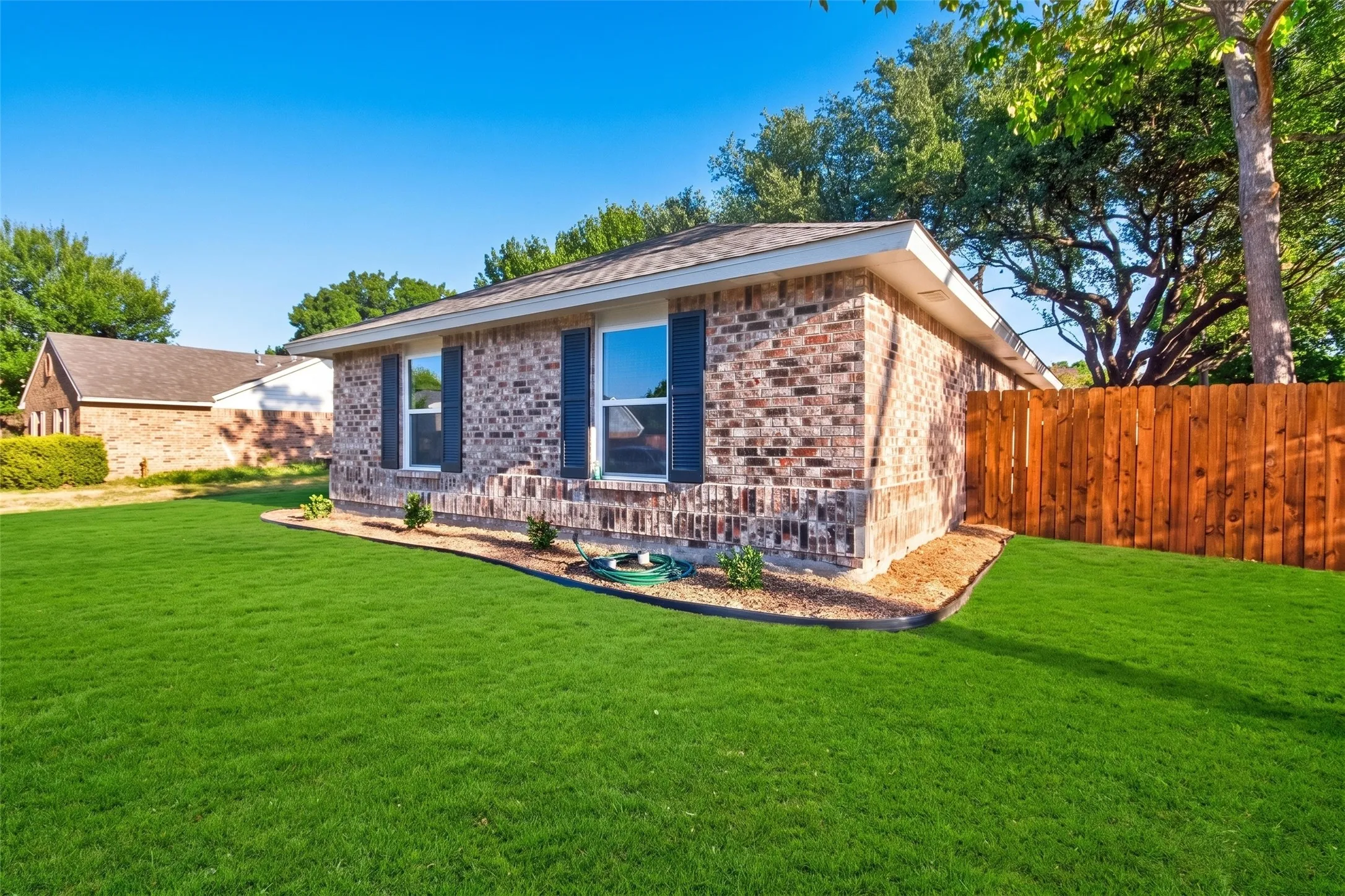 Single Family Residence For Sale in Dallas County , 2729 Todville Place, Dallas, Texas 75228, 3 Bedroom, 2 Bathroom, 2 Garage spaces, 1,200 Sqft, built in 1984, mls#21373150, Real Estate Agent in Dallas, Homes For Sale in Dallas county, Homes For Sale in Dallas, Realtor in Dallas Texas, Real Estate Brokerage Independent Realty Texas, Luminita Cordes Realtor