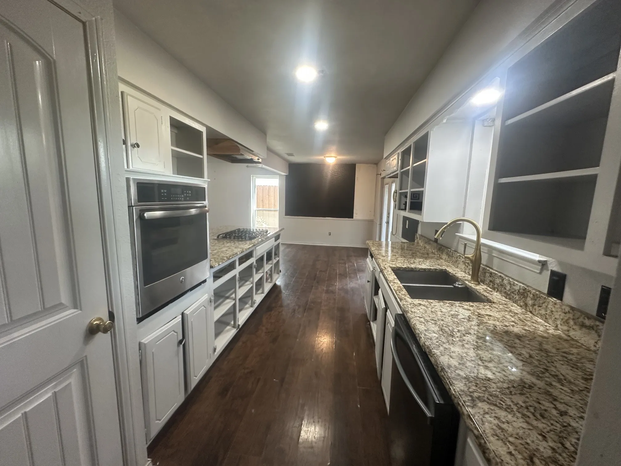 Single Family Residence For Sale in Dallas County , 4857 Preston Trail Drive, Mesquite, Texas 75150, 4 Bedroom, 2 Bathroom, 2 Garage spaces, 2,012 Sqft, built in 1971, mls#21378690, Real Estate Agent in Mesquite, Homes For Sale in Dallas county, Homes For Sale in Mesquite, Realtor in Mesquite Texas, Real Estate Brokerage Independent Realty Texas, Luminita Cordes Realtor