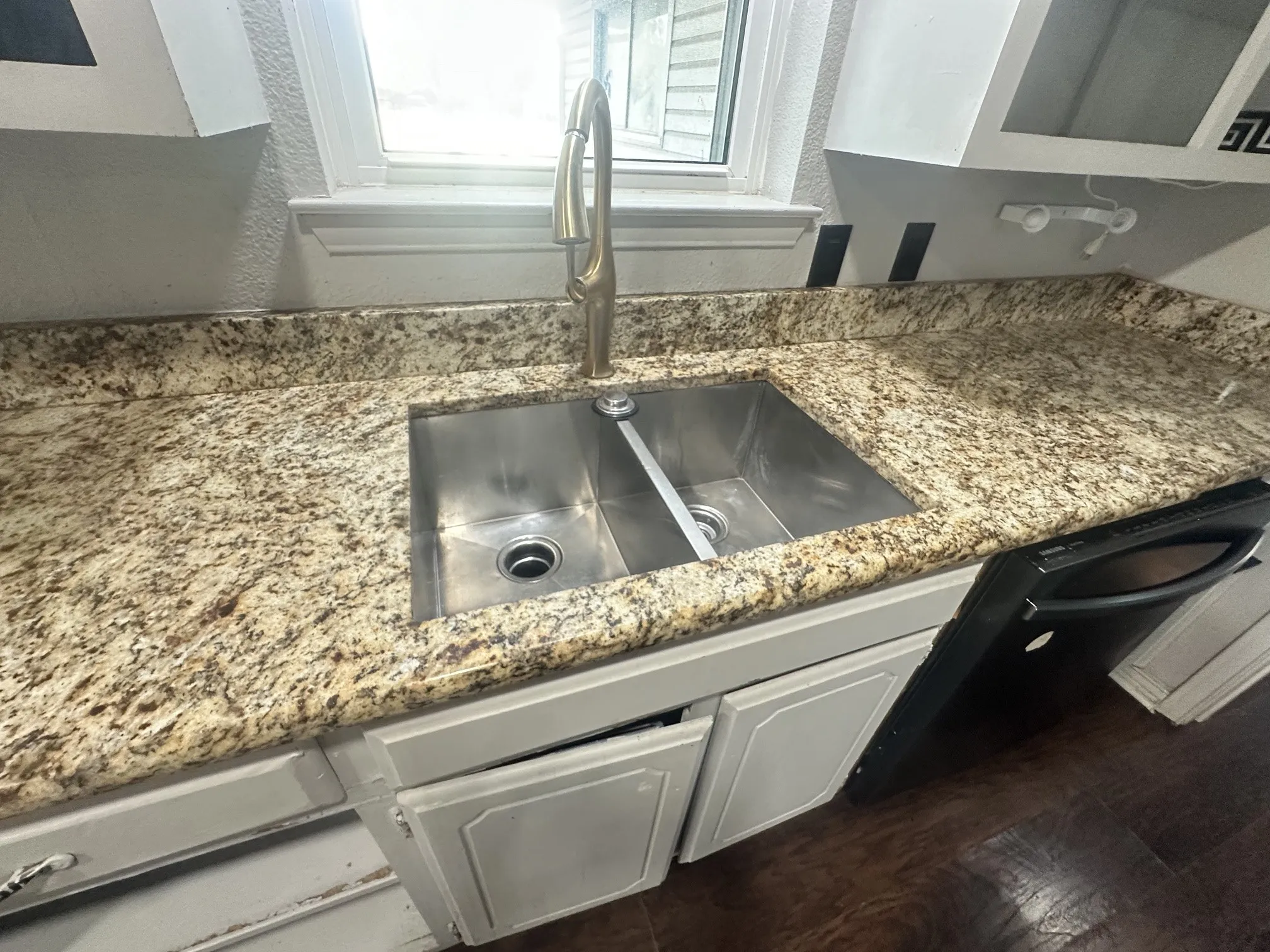 Single Family Residence For Sale in Dallas County , 4857 Preston Trail Drive, Mesquite, Texas 75150, 4 Bedroom, 2 Bathroom, 2 Garage spaces, 2,012 Sqft, built in 1971, mls#21378690, Real Estate Agent in Mesquite, Homes For Sale in Dallas county, Homes For Sale in Mesquite, Realtor in Mesquite Texas, Real Estate Brokerage Independent Realty Texas, Luminita Cordes Realtor